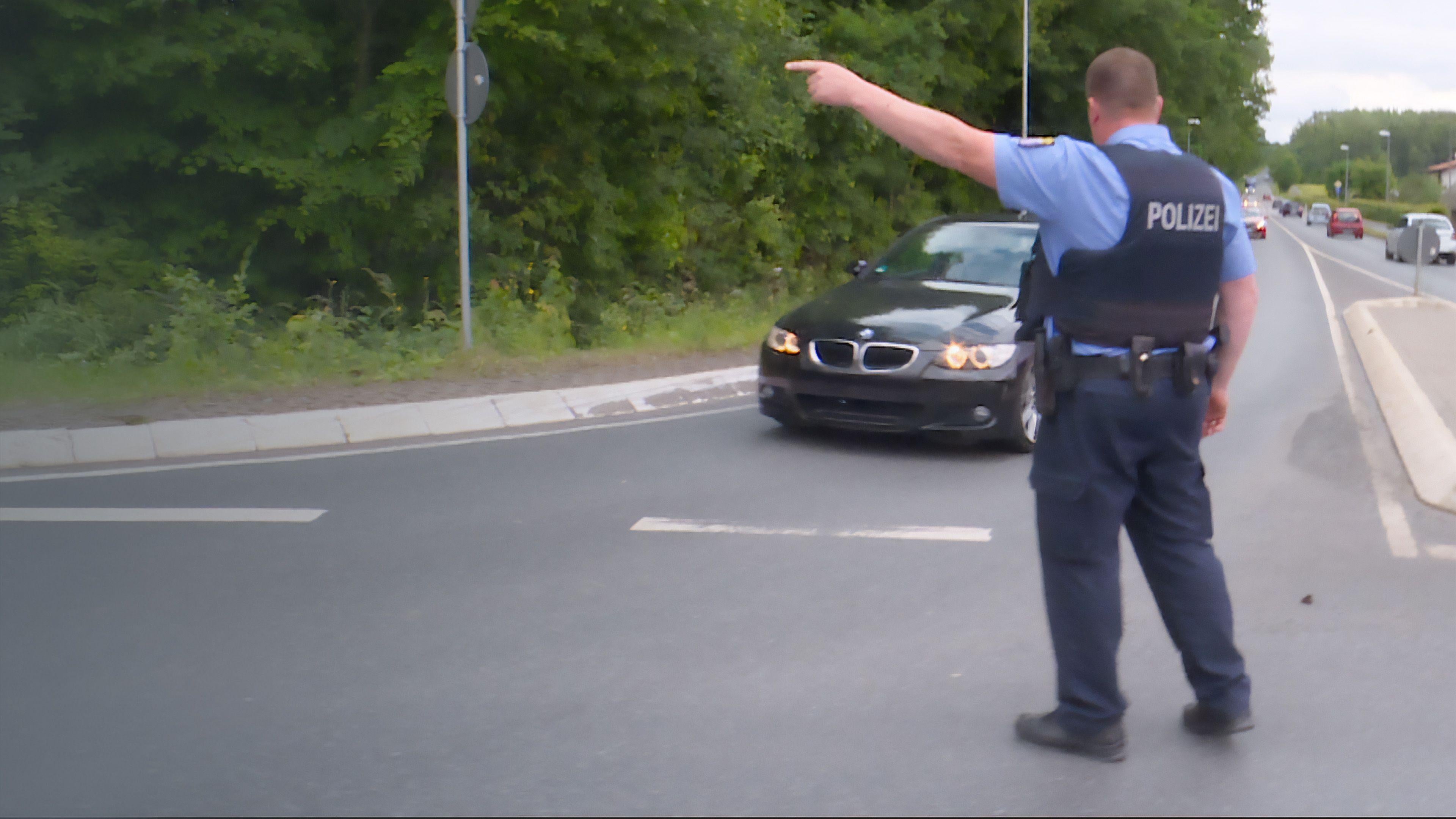 Risiko auf Rädern - Die Polizei gegen Raser und Poser