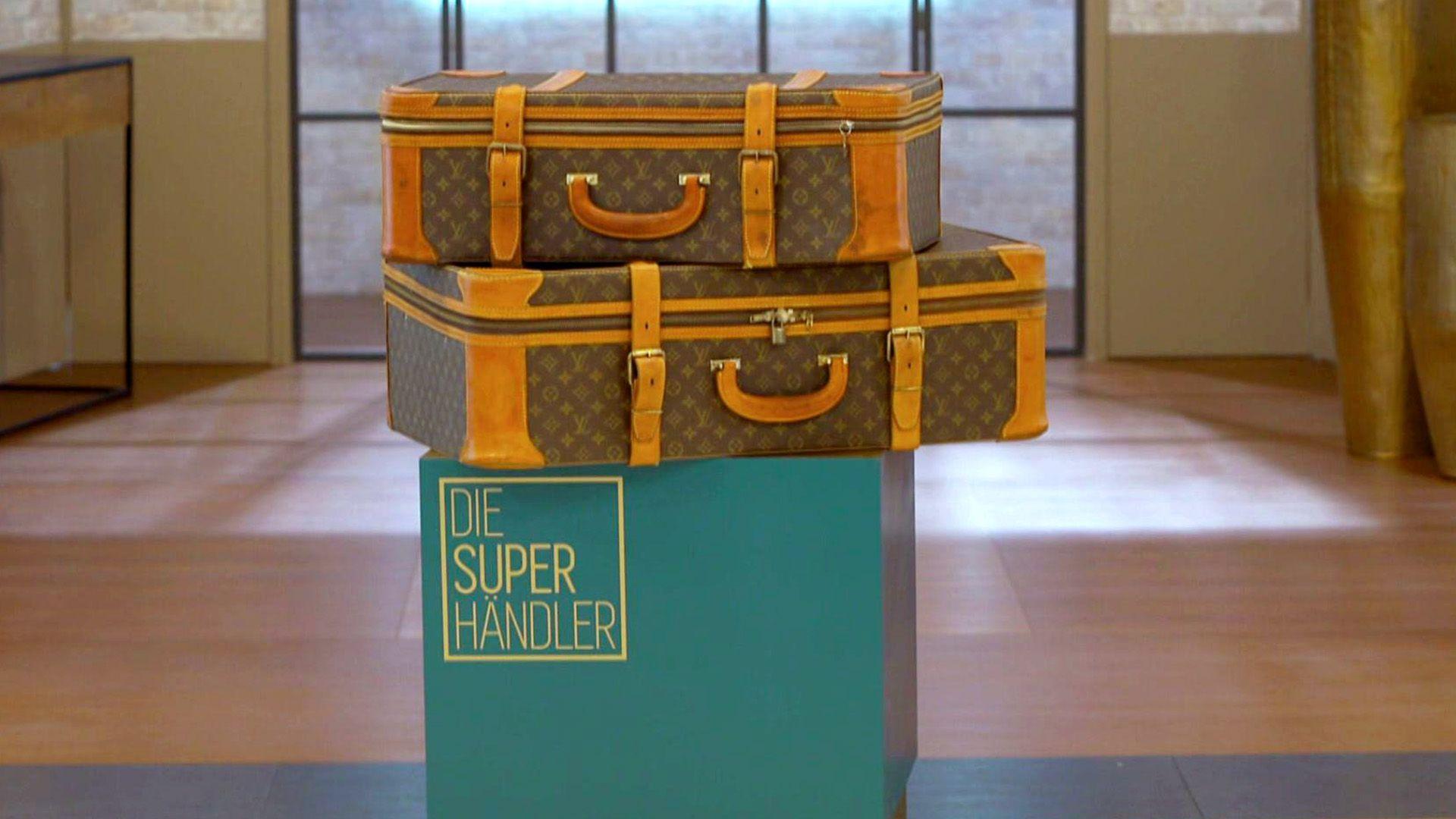 Louis Vuitton Koffer Set / Hannibal Prunkschild / Jugendstil-Bronzefigur "Die Reifentänzerin" / Silb