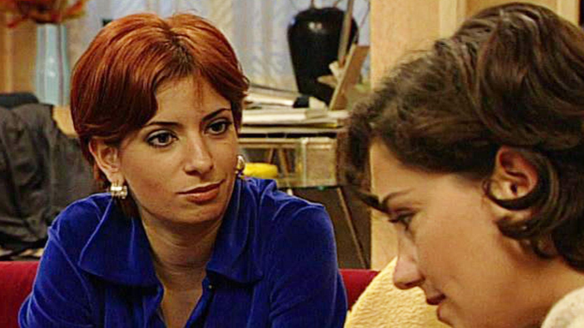 Margot provoziert eine Schlägerei und wird verhaftet.