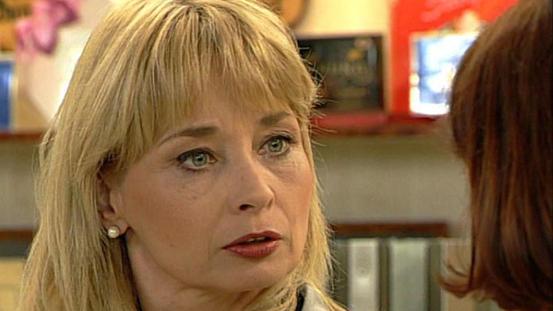 In Irene reift der Verdacht, dass Regina stiehlt.