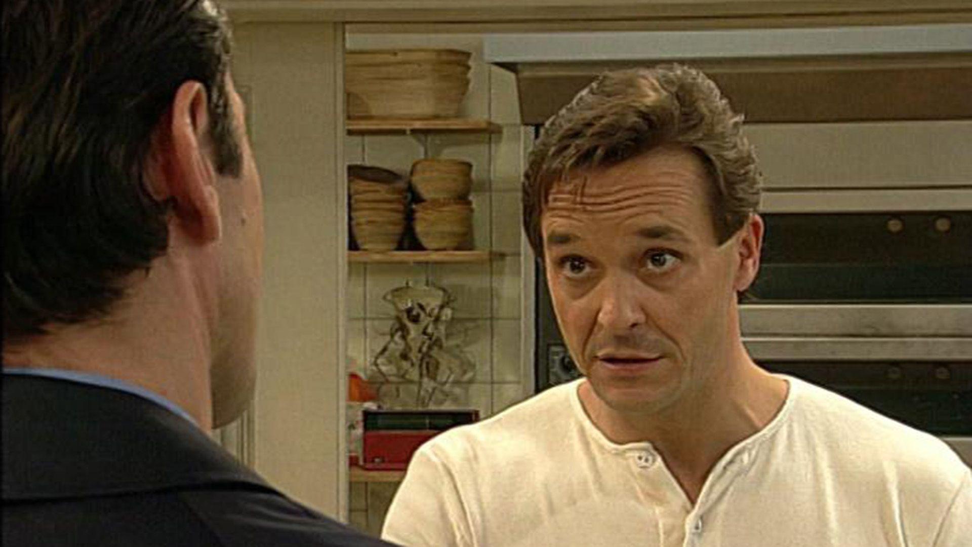 Als Wolfgang seine Entscheidung bereut, Walter den Scheck gegeben zu haben, ist es zu spät.