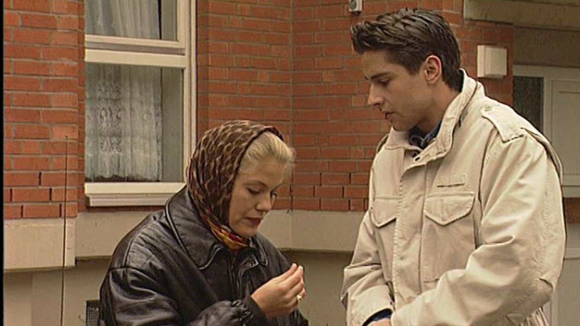 Unverhofft hilft Johannsen Jennifer aus der Klemme.