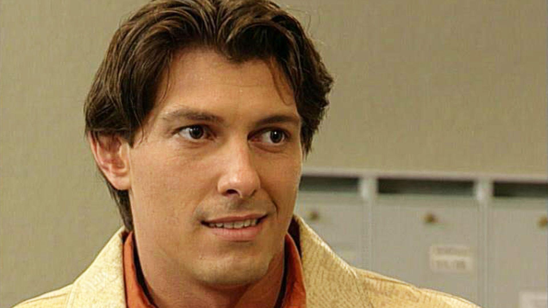 Tom sucht Zuflucht in der Wohnung der Hoffmeisters.