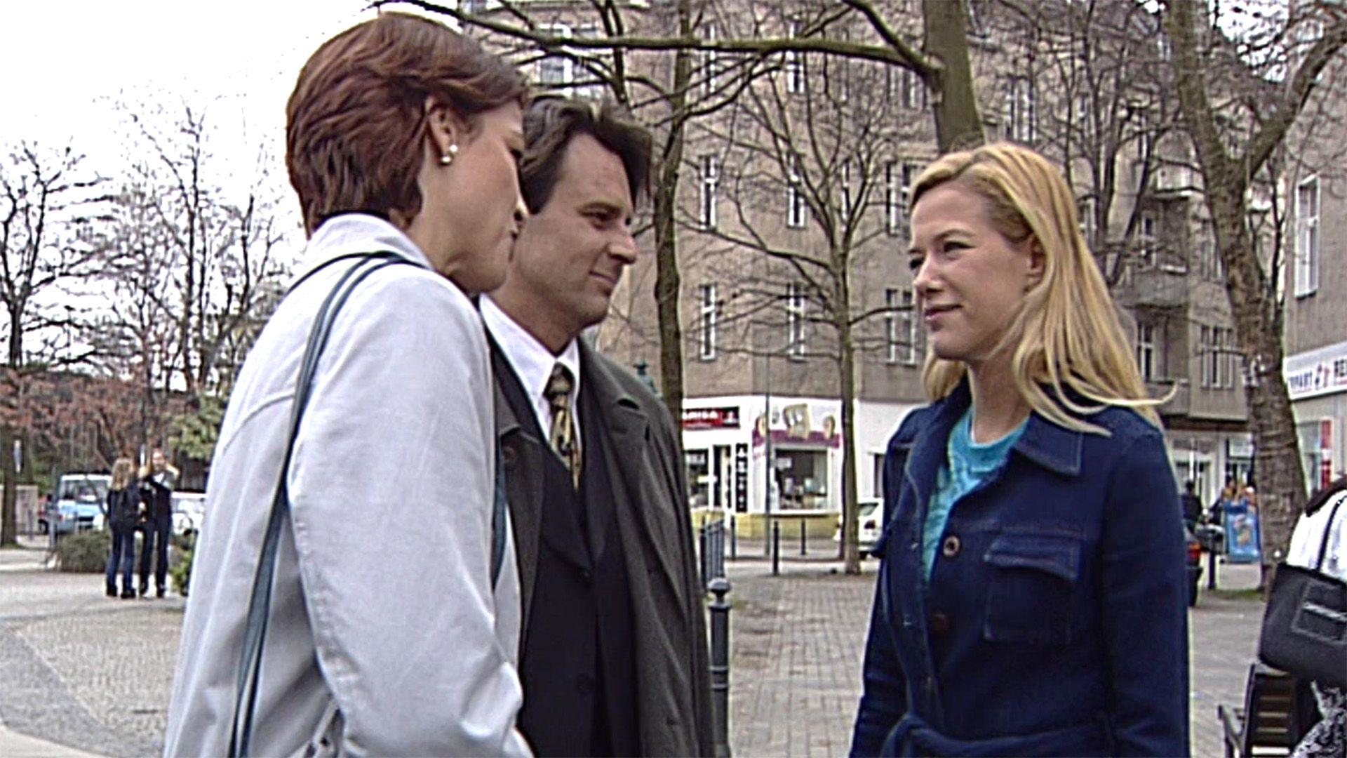 Gerner will Katja von ihren Reiseplänen abbringen