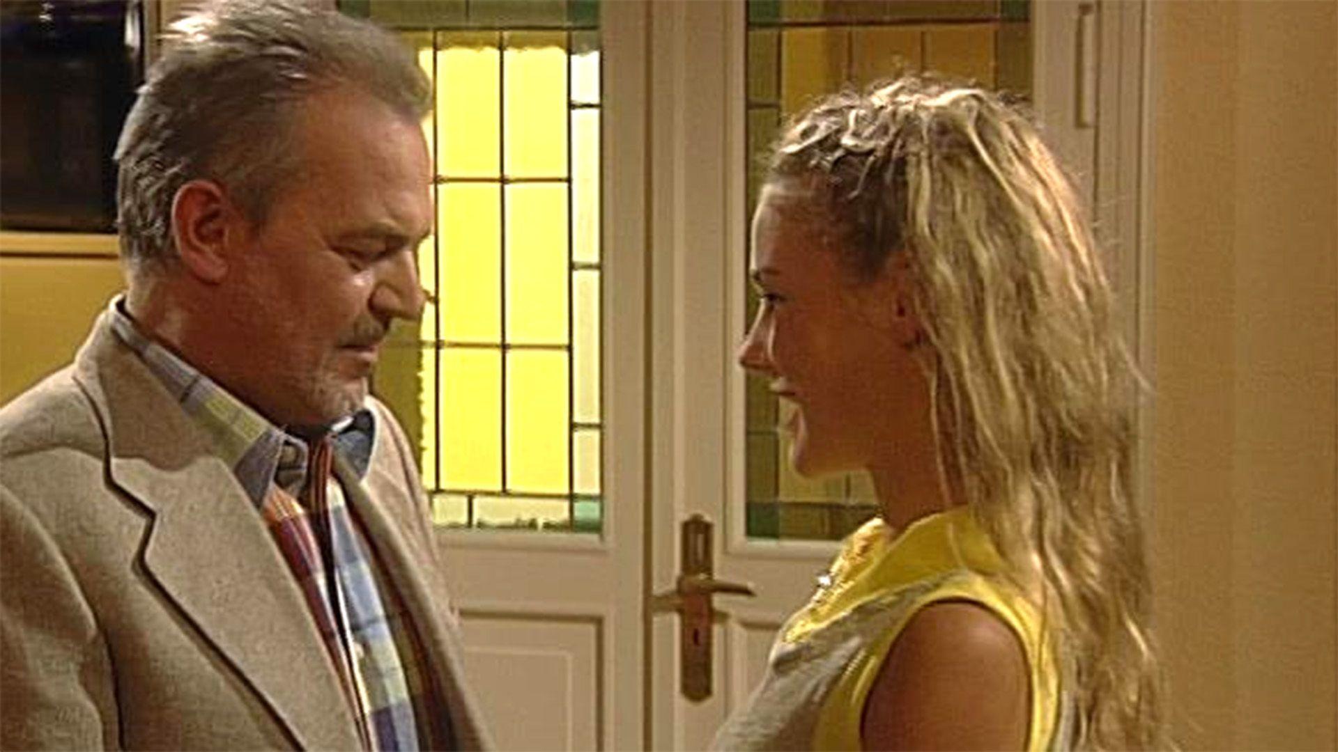 Cora und Nico kehren mit Antonia aus Brüssel zurück