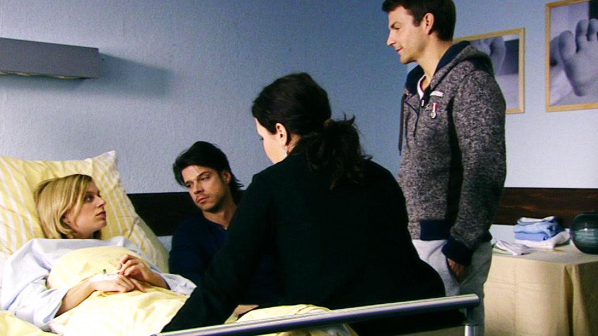 Lena möchte ihr Baby vor Maximilians Zugriff schützen.