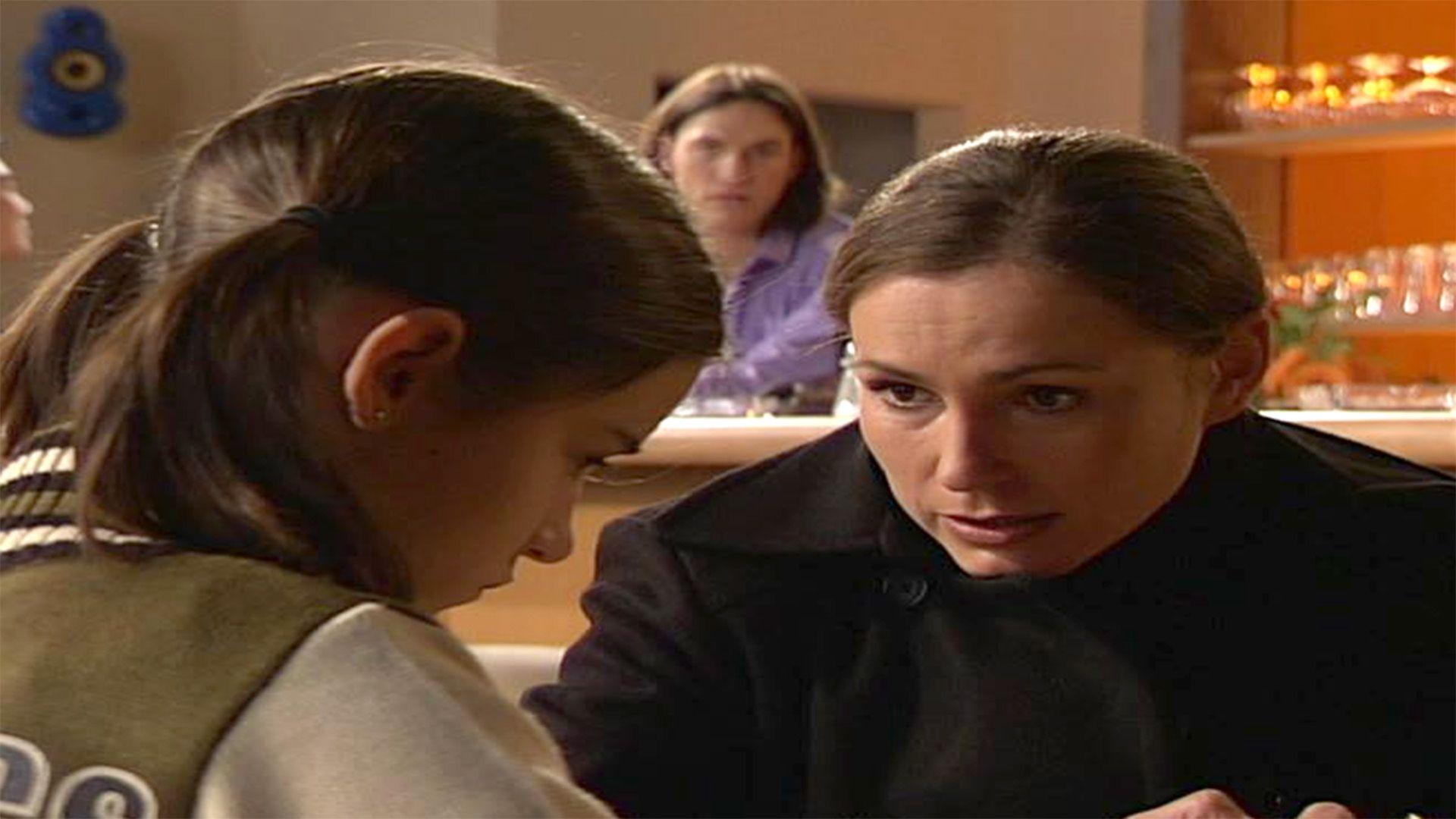 Rebecca versucht, Lilis Vertrauen zurückzugewinnen