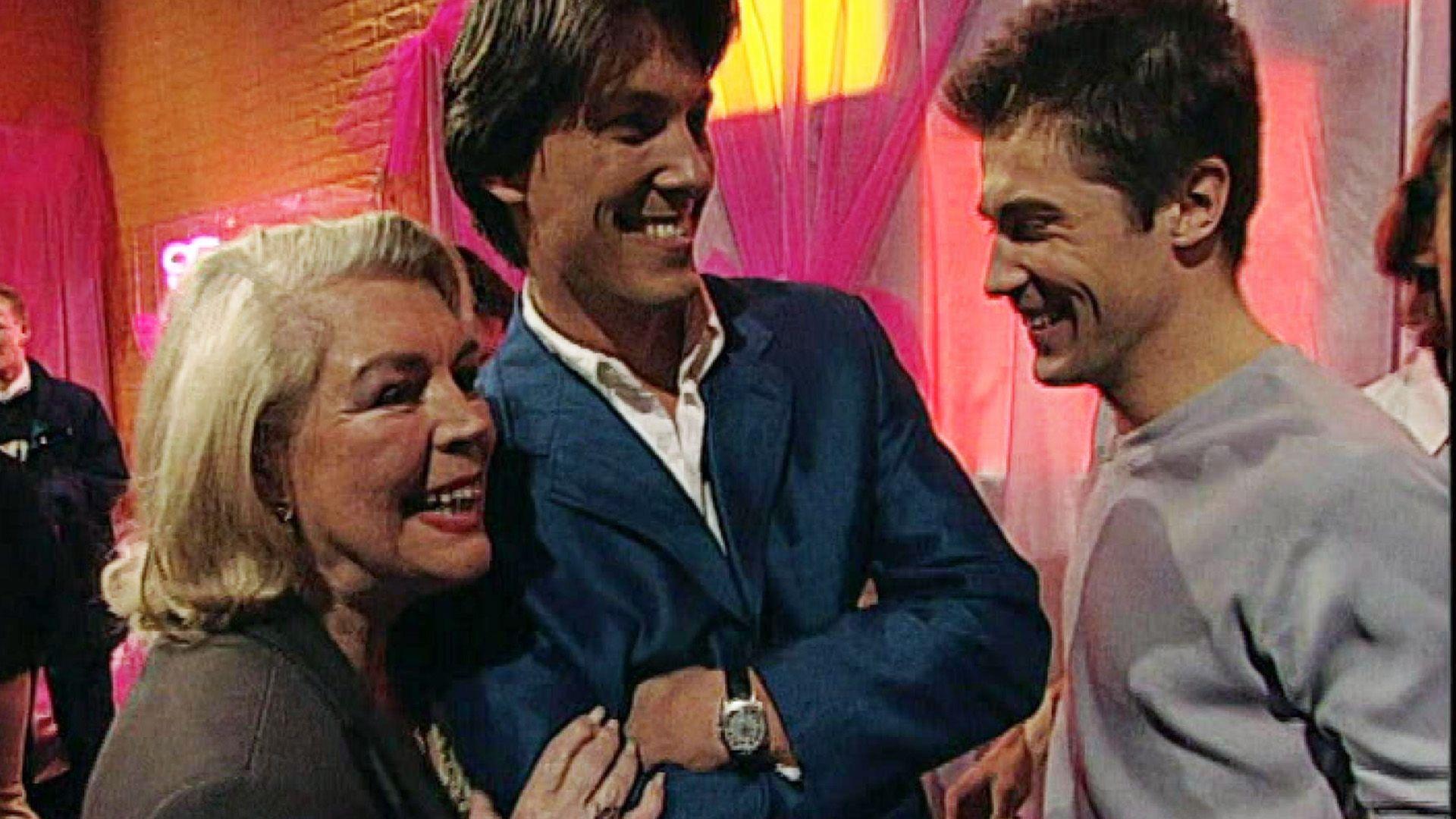 Dank Tom wird Sarahs Hochzeitsparty ein voller Erfolg