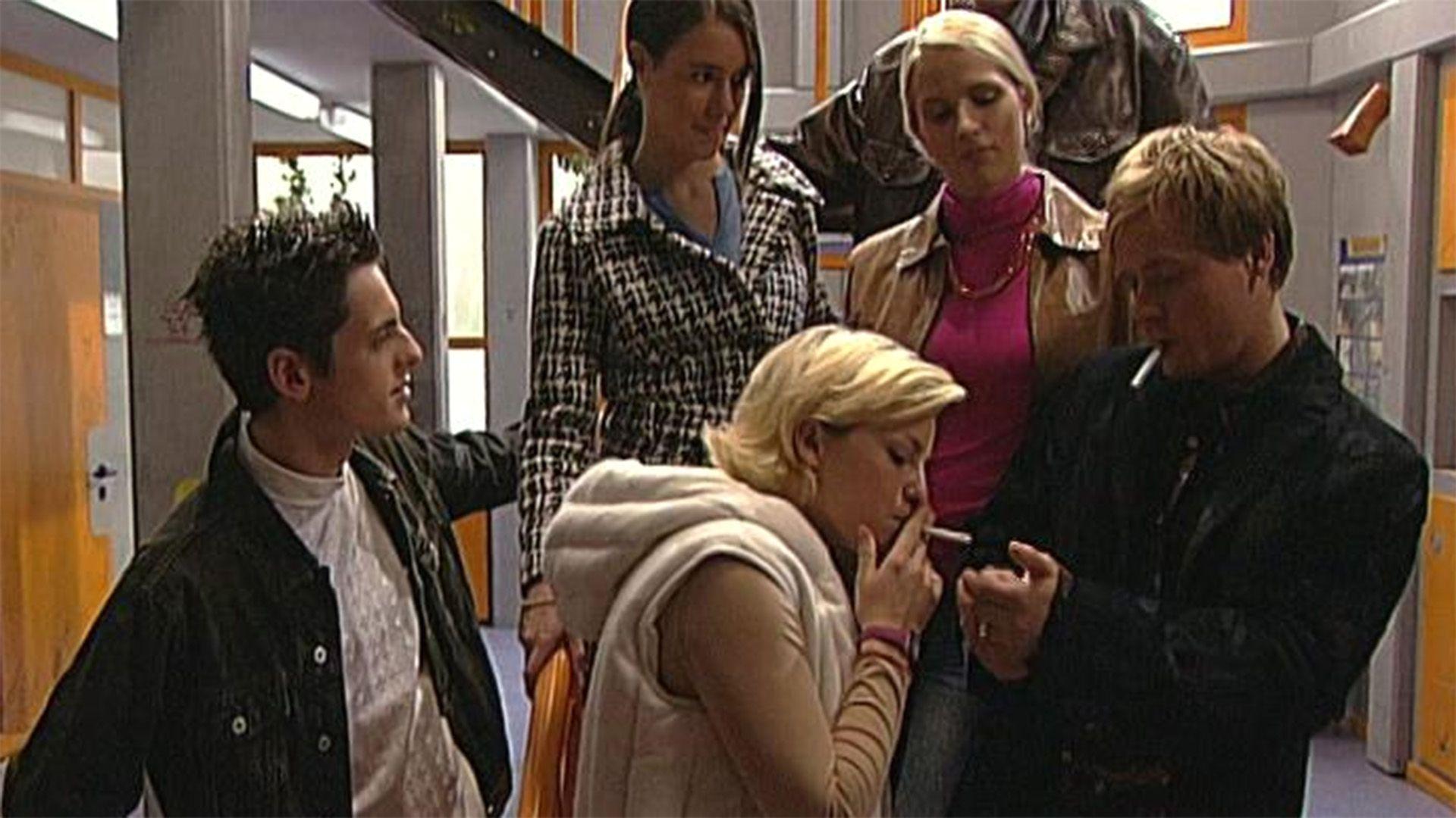 Vicky will in die Clique von Roger aufgenommen werden