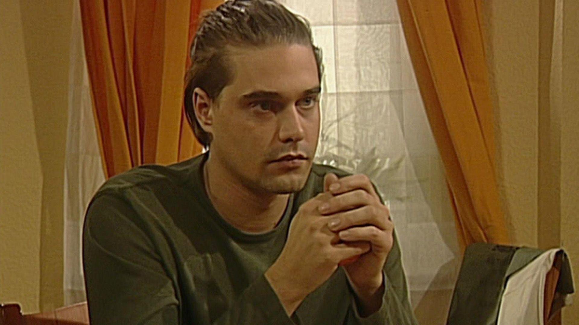 Nico will zunächst nicht, dass Elisabeth zu ihm zieht.