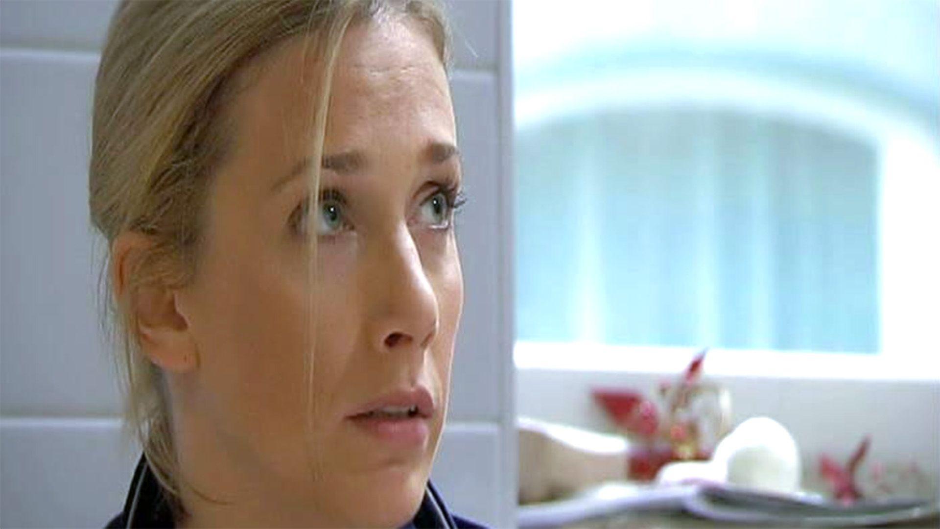 Alexander bringt Iris in eine verfängliche Situation