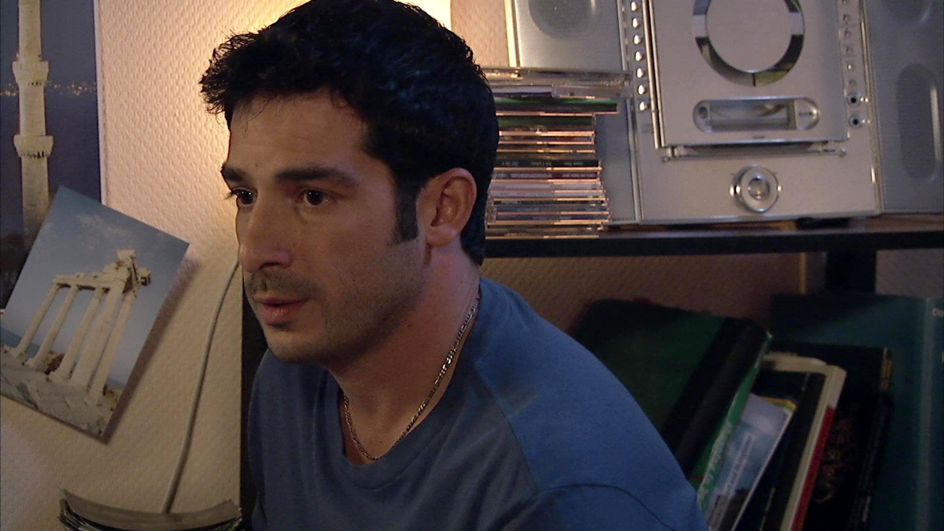 Wird Tayfun seinen Vater hintergehen?