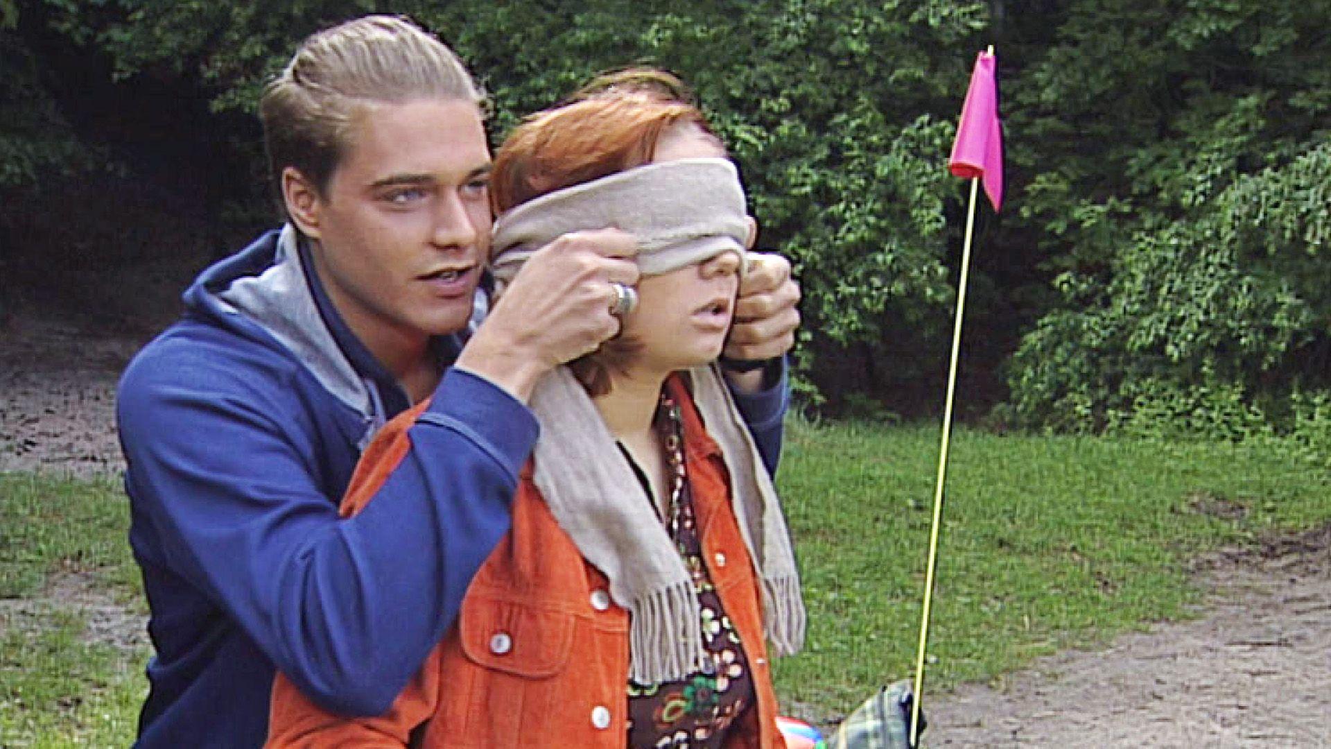 Nico und Chrissie erleben eine peinliche Überraschung