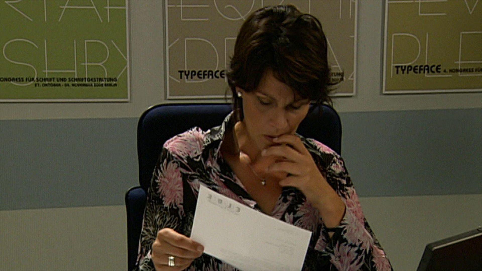 Senta macht in der Agentur einen folgenschweren Fehler.
