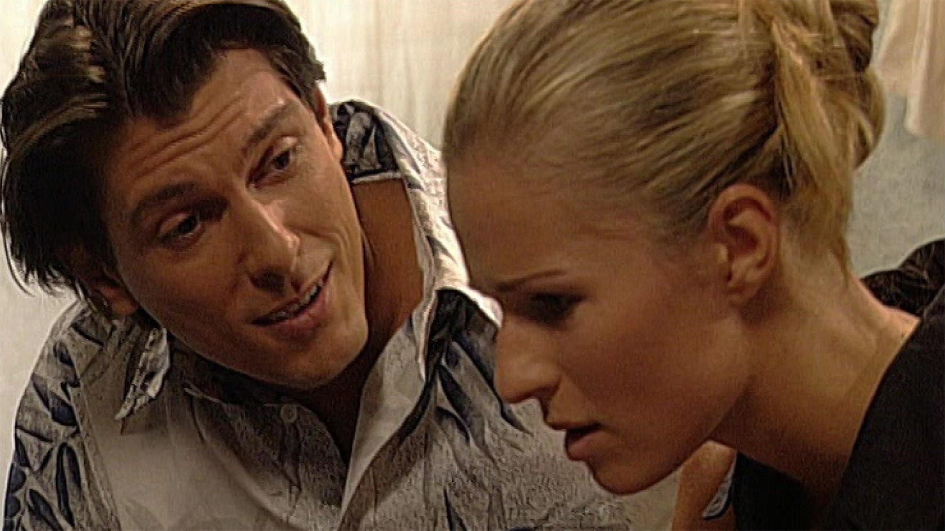 Sarah fasst sich ein Herz und verrät Tom ihr Problem