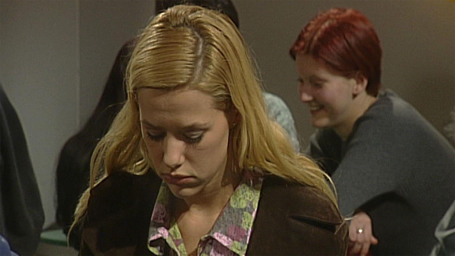 Katja will sich der Leihmutterschaft entziehen.
