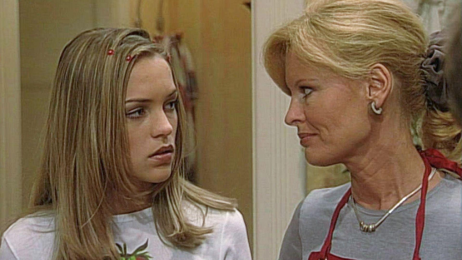 Jessica wird von ihrem Vater zum Lernen gezwungen