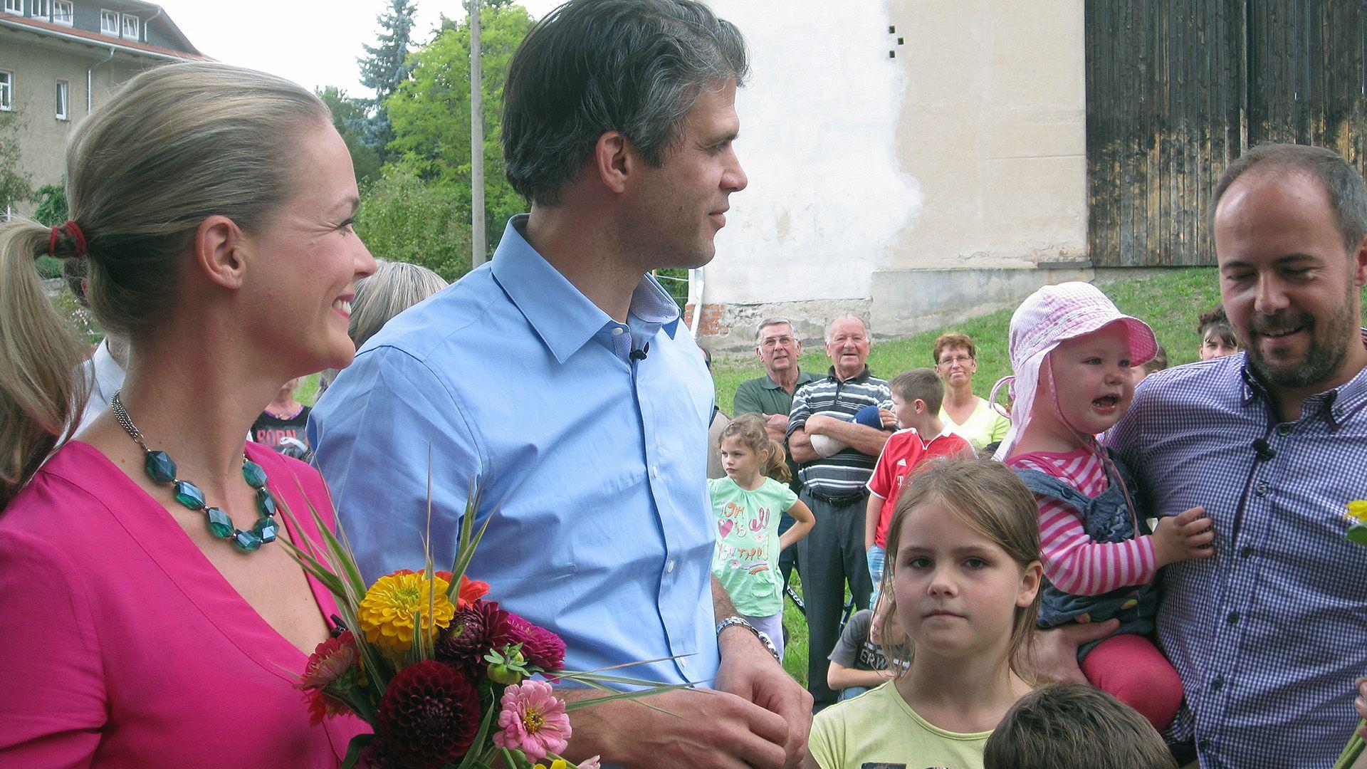Mario steht mit drei Kindern alleine da