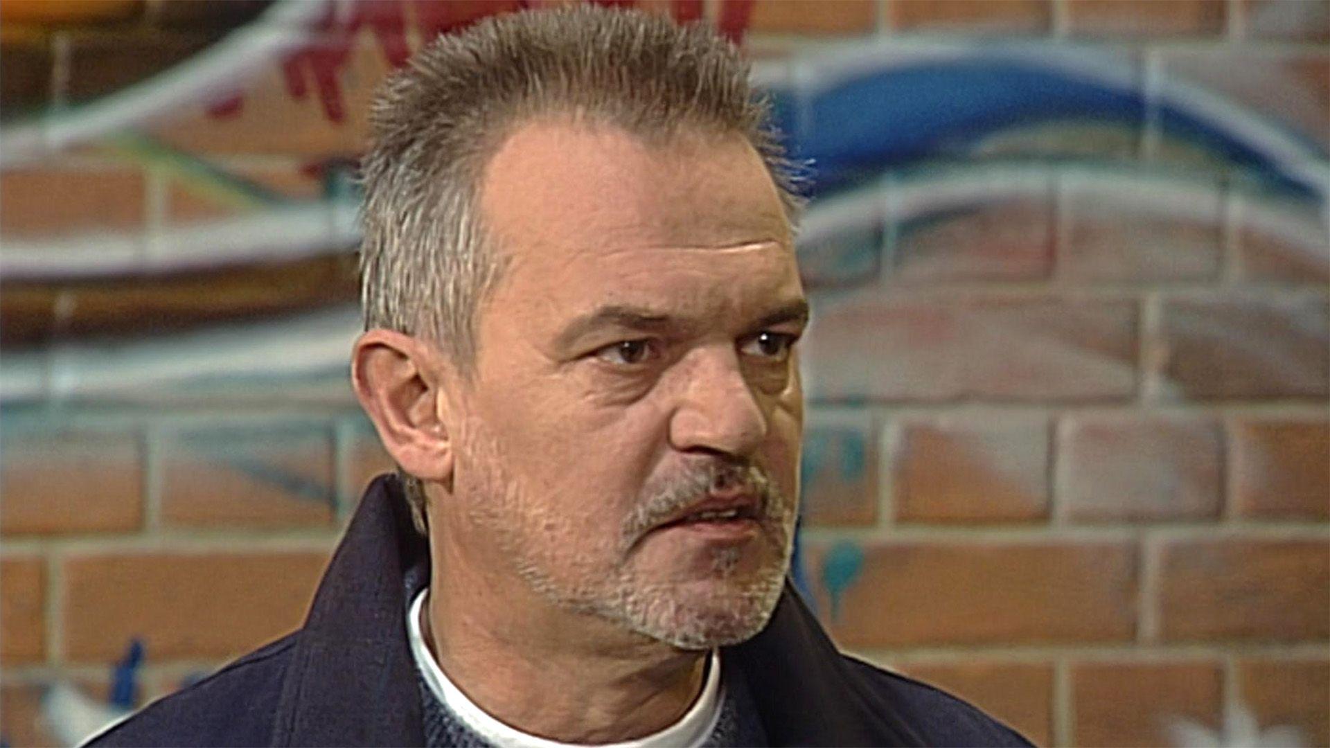 Martin lädt Flo zu einer Tour mit seinem Motorrad ein