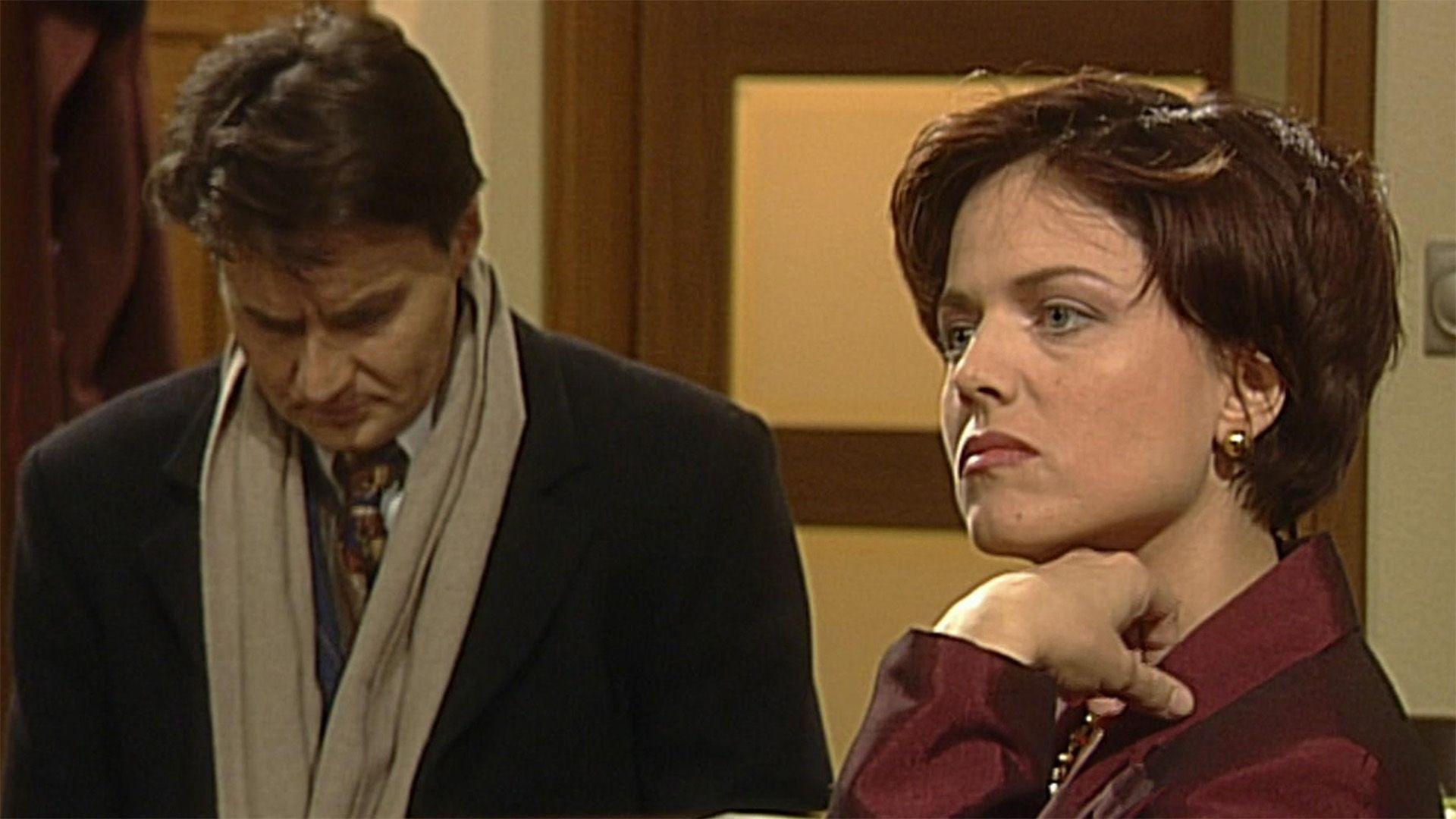 Barbara ist durch Gerners Seitensprung stark gekränkt.
