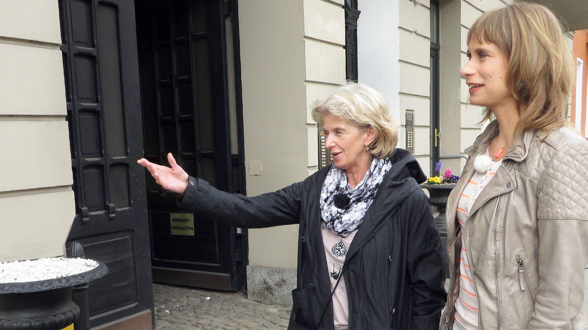 Brigitte sucht ihre Schwestern Ingrid & Marianne / Deutschland & Heike sucht ihren Vater Alfio / Italien