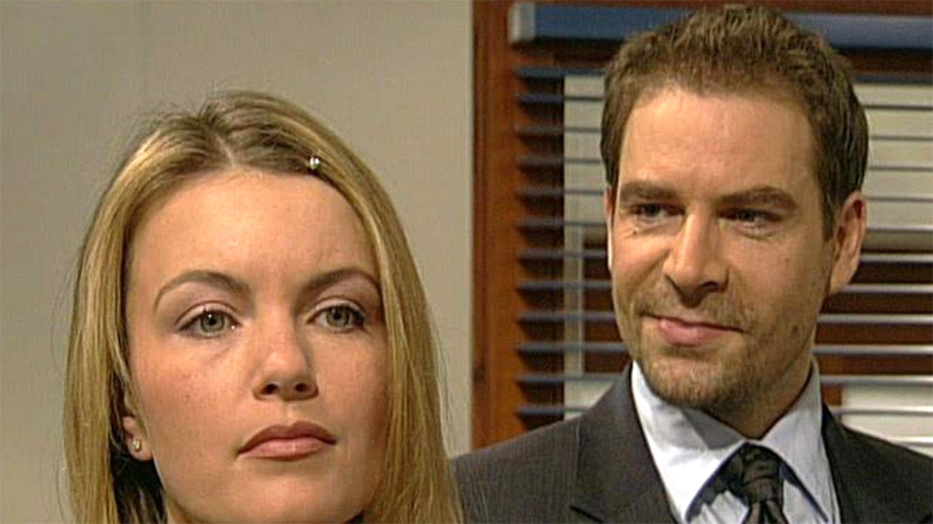 Max befürchtet, dass Laura erneut Intrigen spinnt