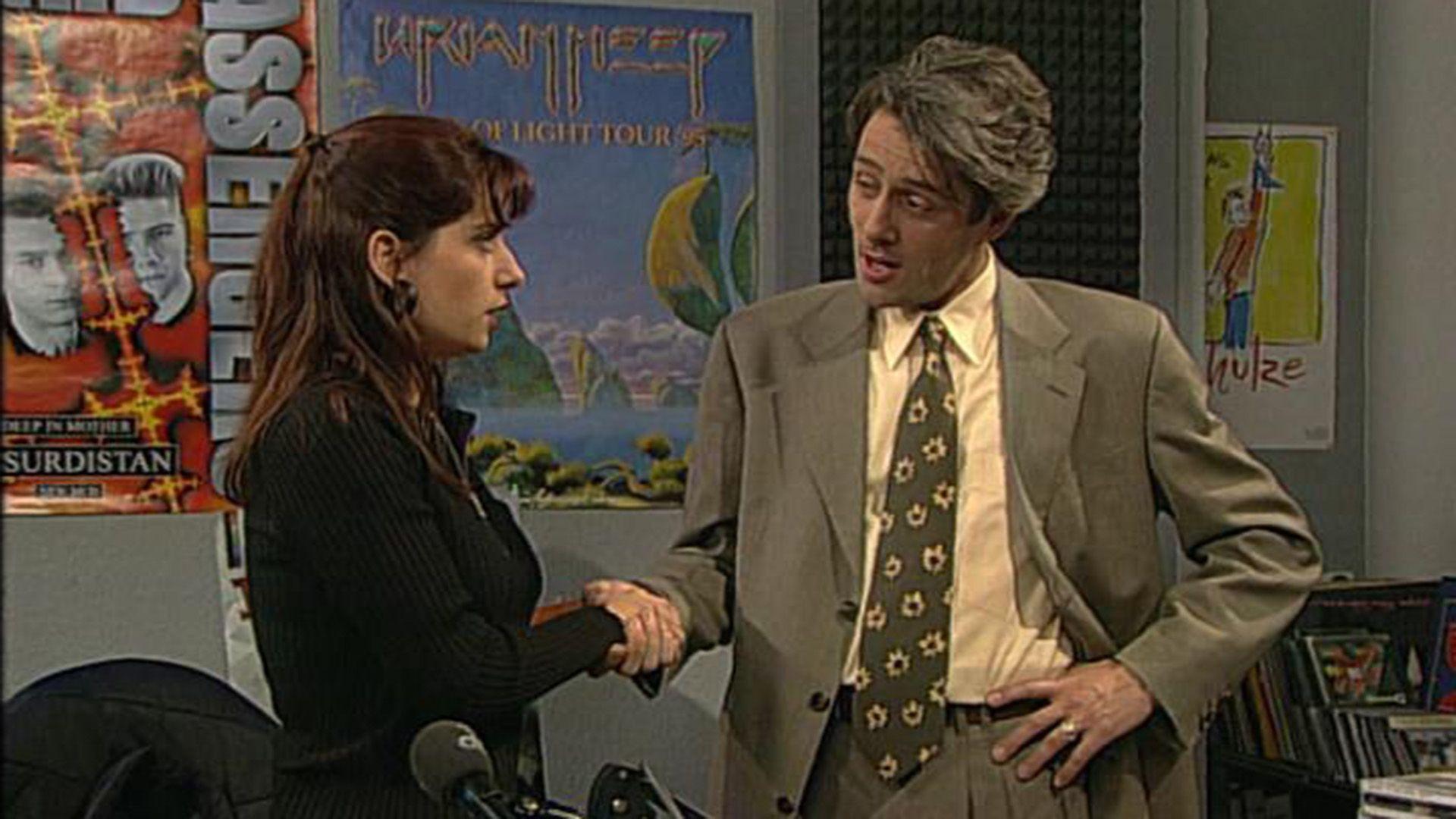 Lona macht Lars das Angebot einer beruflichen und privaten Partnerschaft mit allen Konsequenzen.