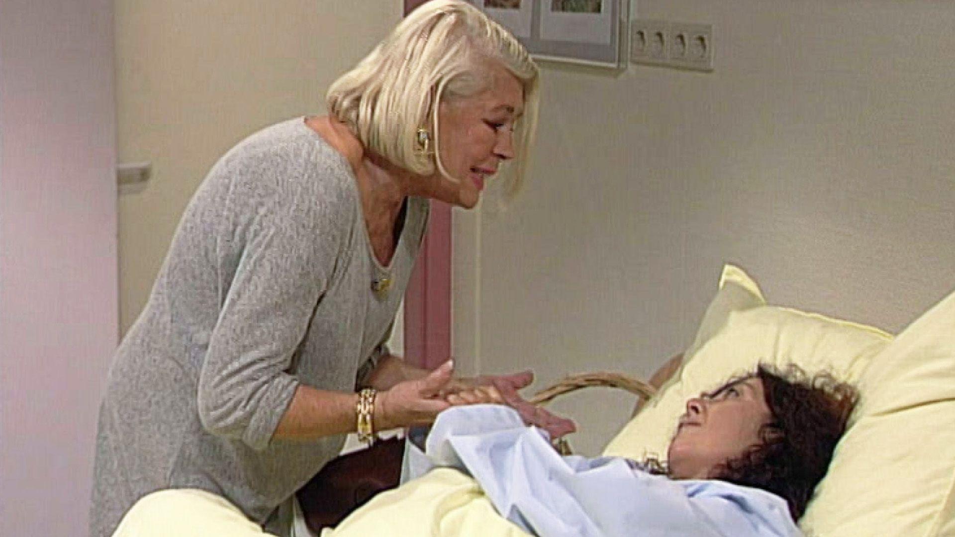 Margot glaubt, von Charlottes Fluch verfolgt zu sein