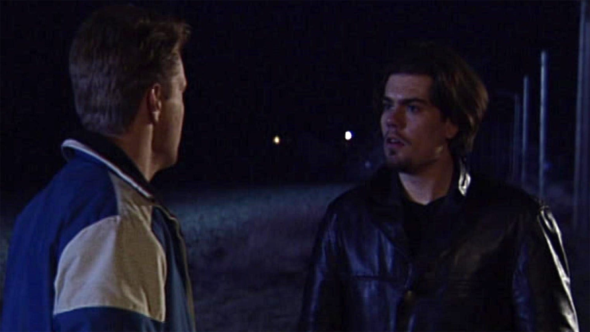 Charlie macht Leon klar, dass die Flucht sinnlos ist