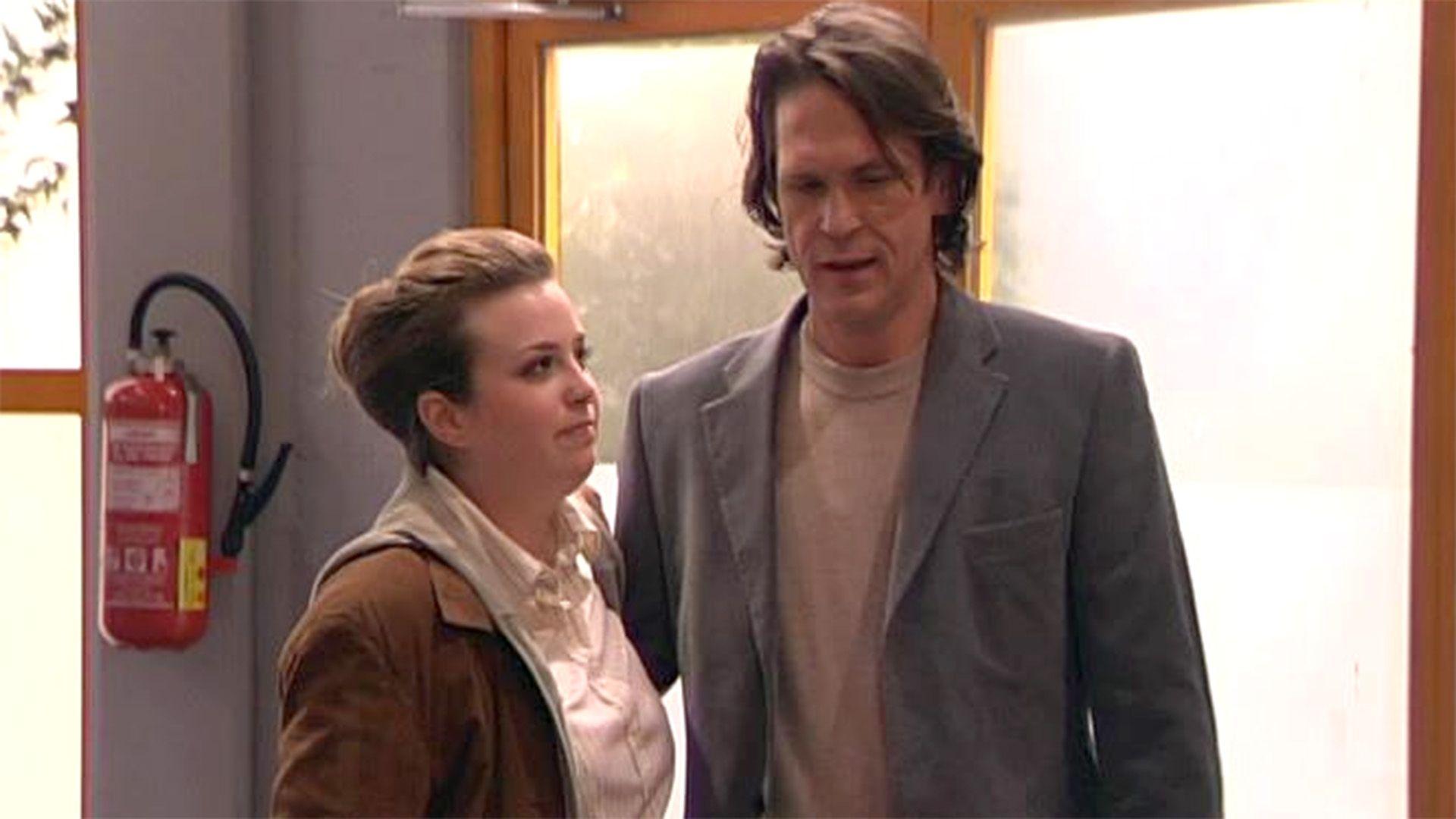 Ole und Anna werden in der Schule eingeschlossen