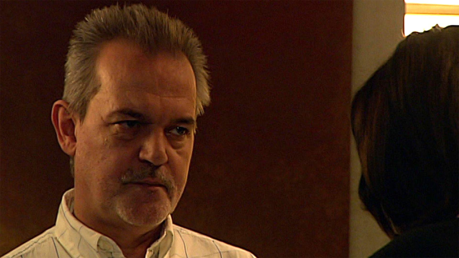 Daniel erteilt Senta im "Bluebird" Hausverbot