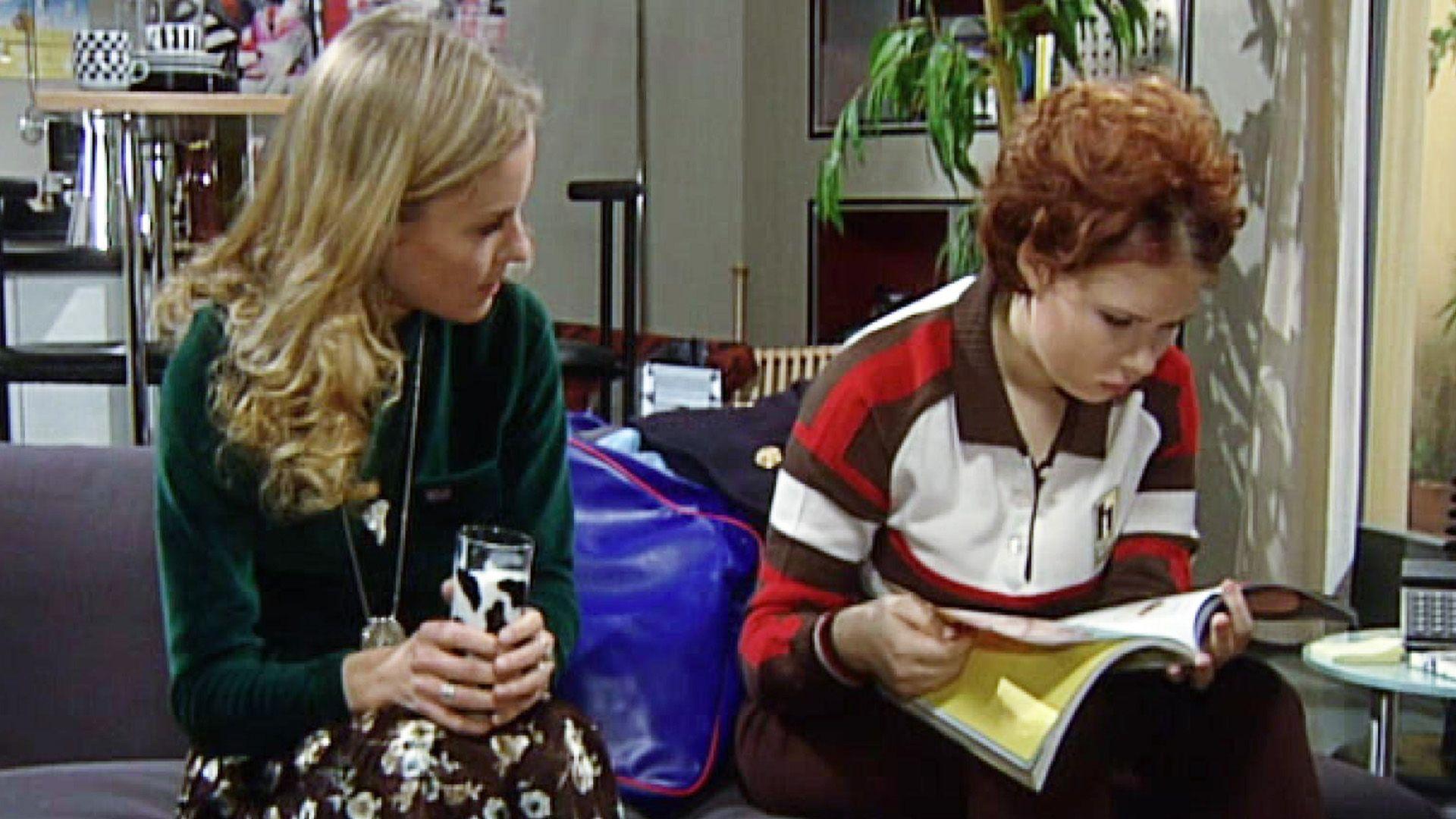 Chrissie betrachtet Katja als ihre Konkurrentin