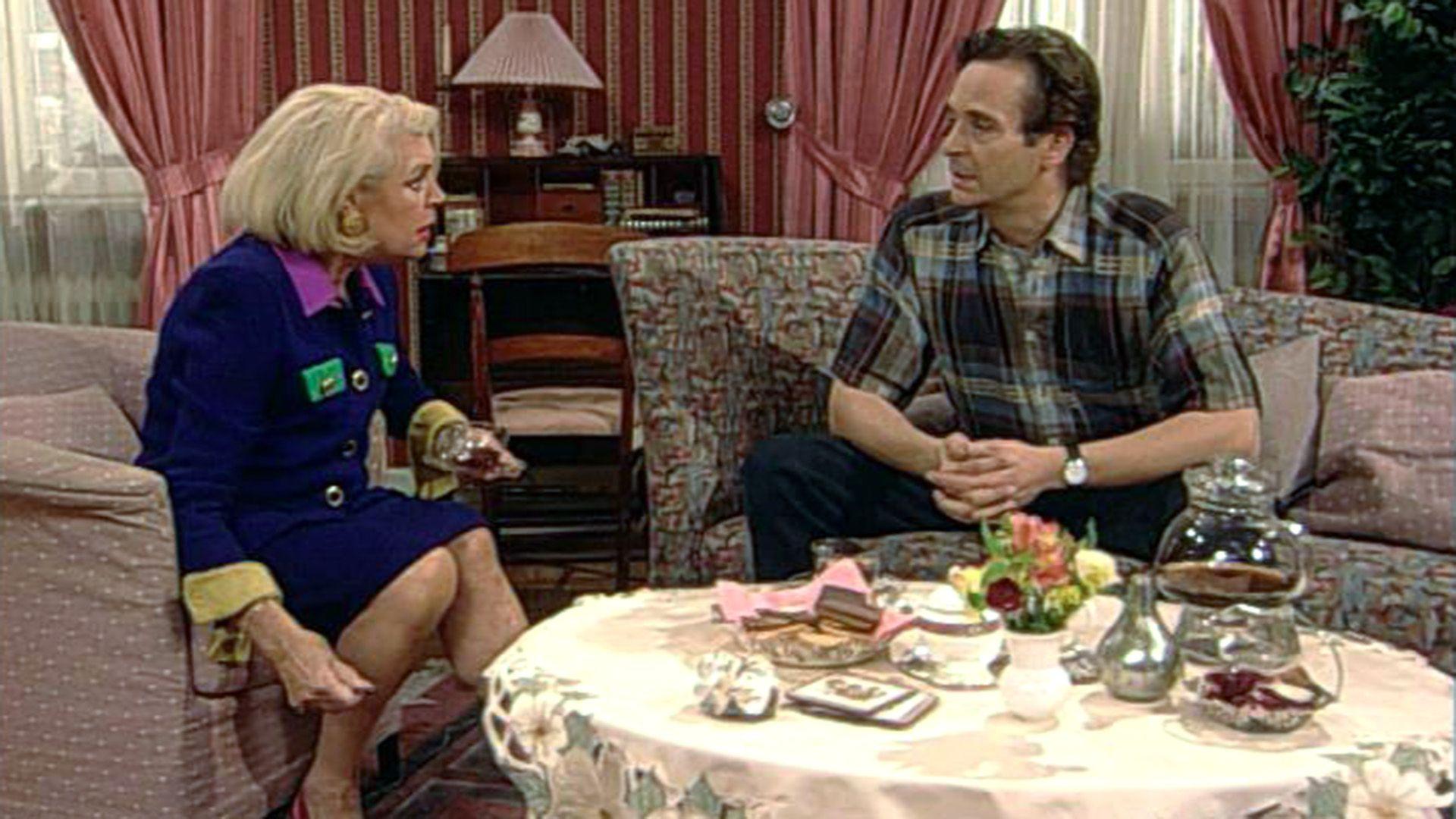 Margot mischt sich in den Ehestreit der Weigels ein