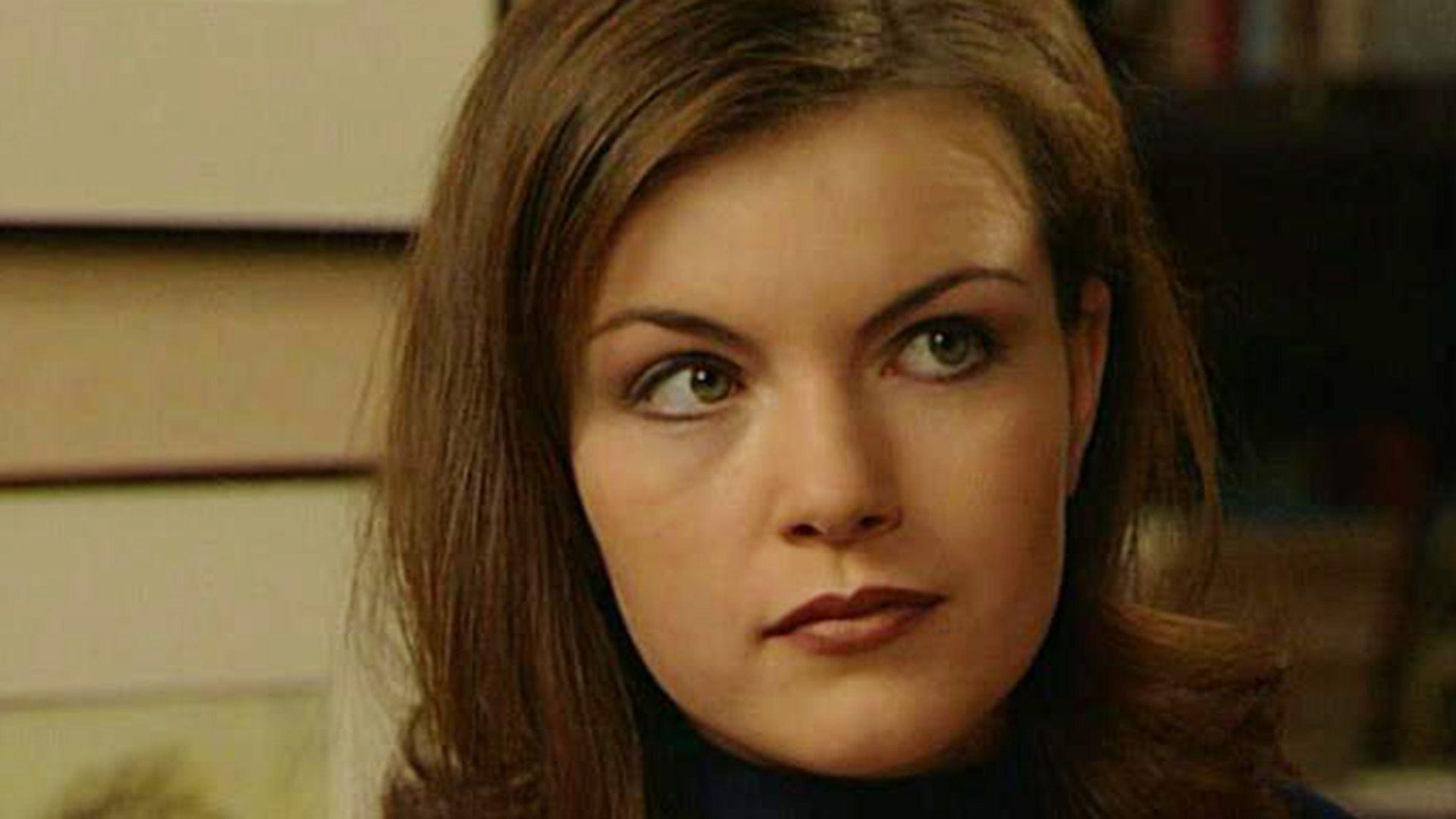 Laura muss einsehen, dass Falkenberg ihr Vater ist.