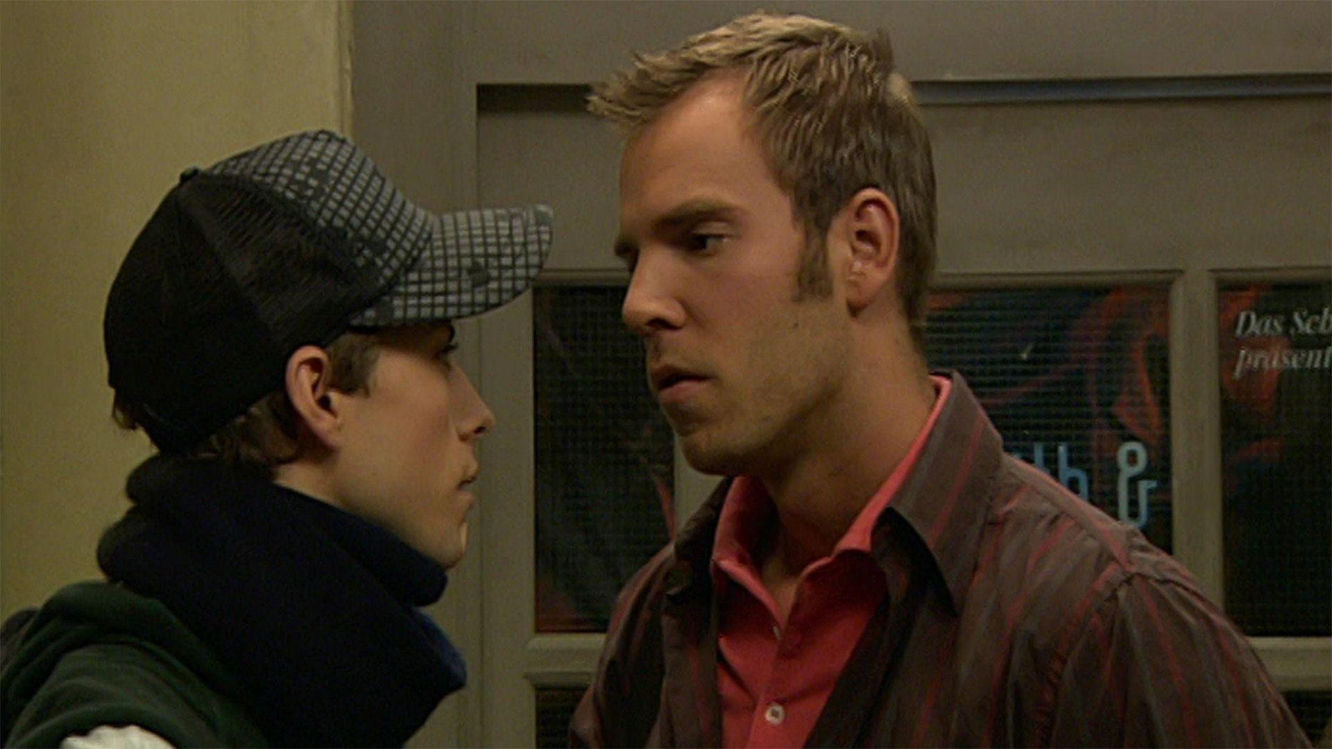 Jonas lässt sich auf einen offenen Streit mit John ein