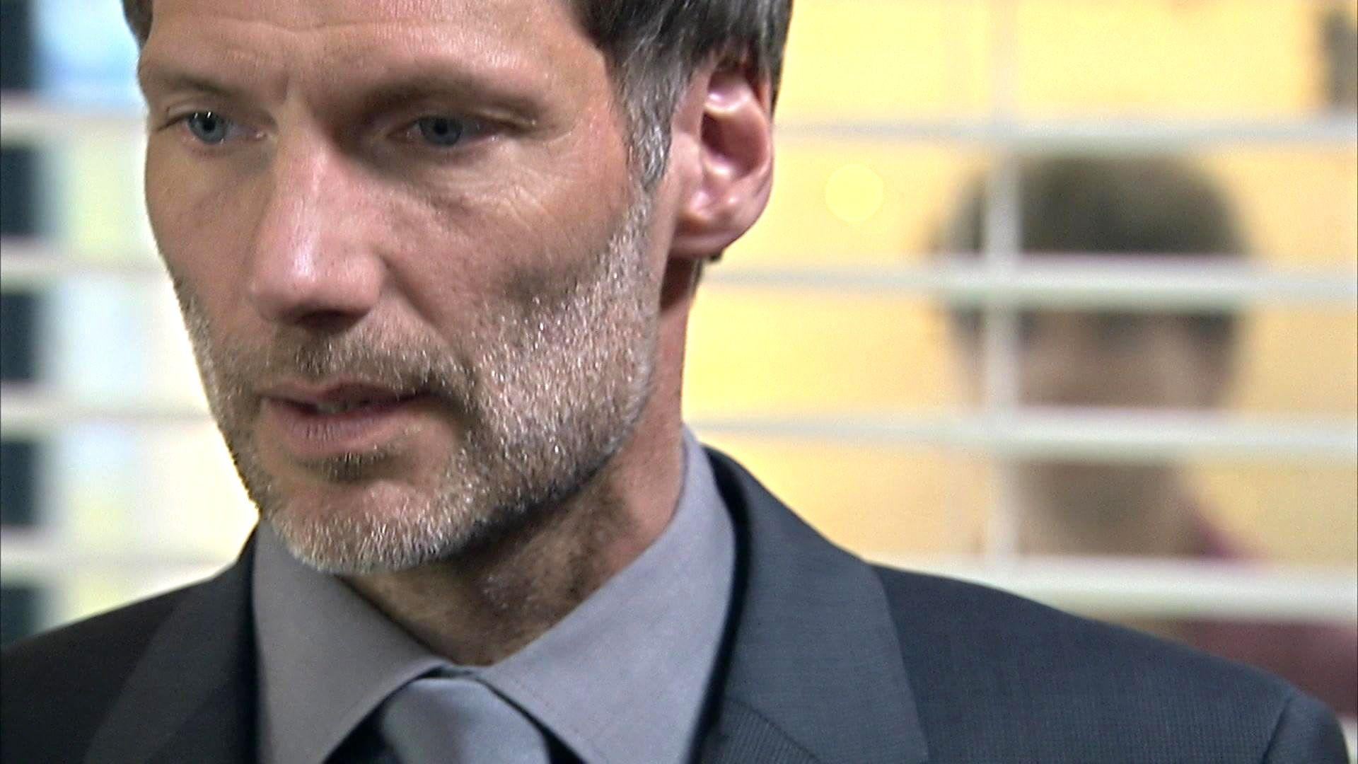 Alexander deckt Zac