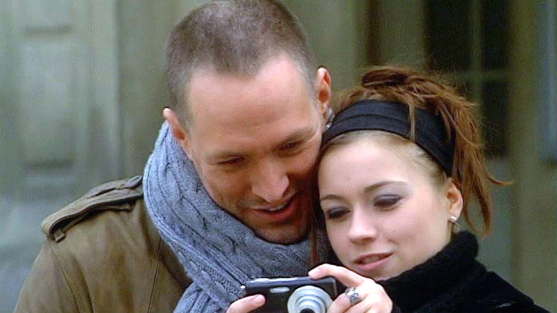 Alexander bringt Lucy in eine peinliche Situation