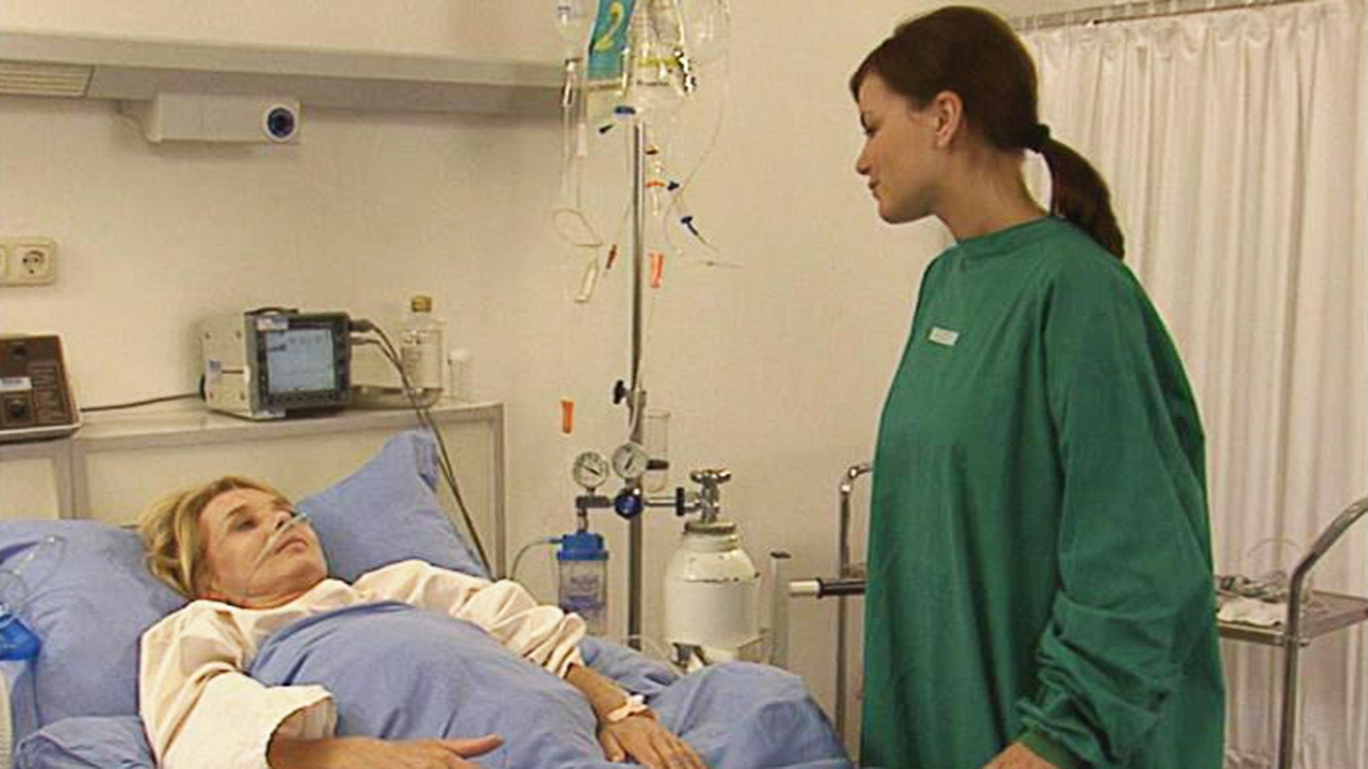 Tinnefeld und Regina kommen bei einem Unfall ums Leben.
