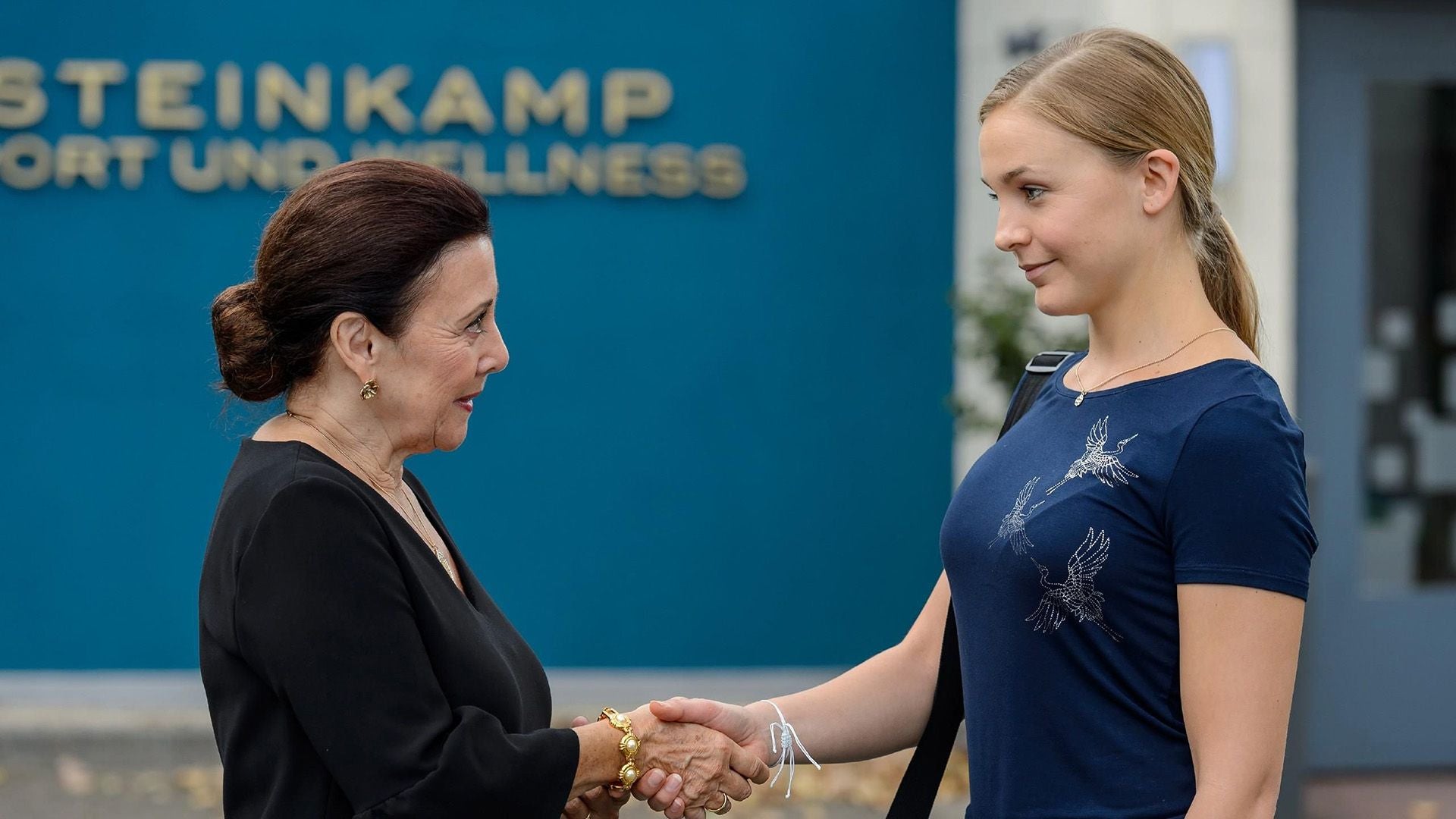 Friederike startet eine Intrige