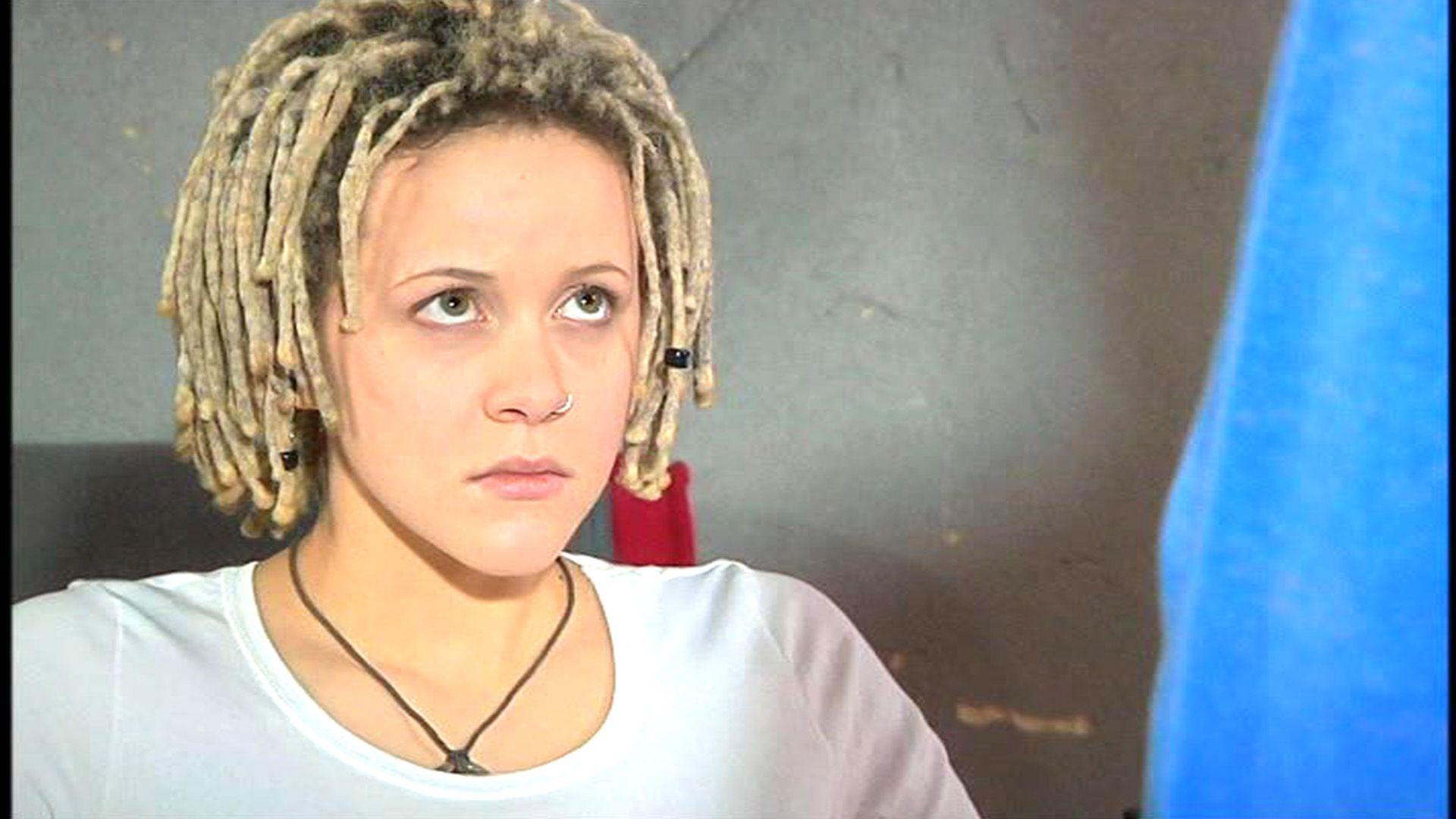 Micki versucht, Tobias' "Radio T-Time" zu retten