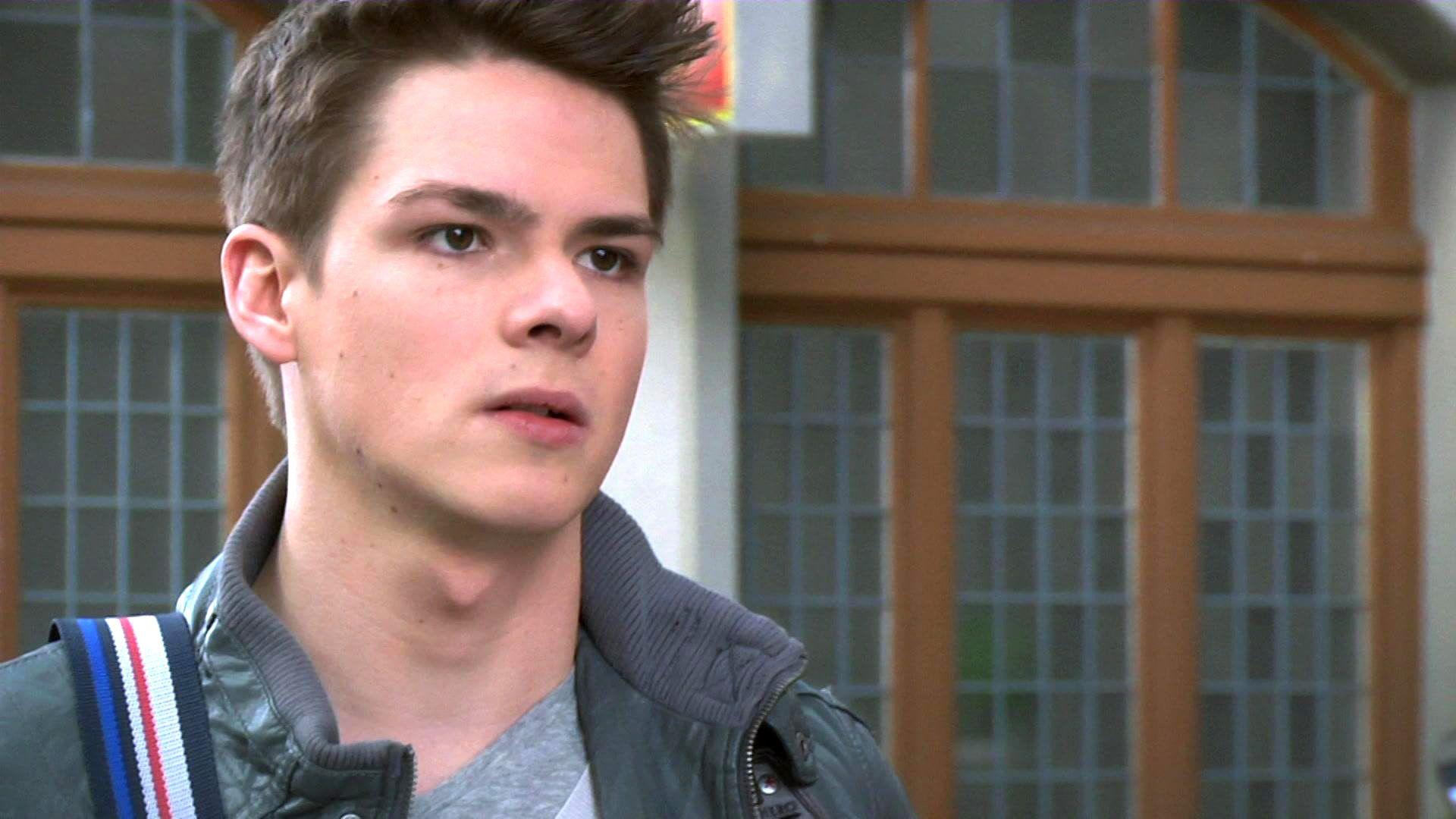 Moritz will bei Kira punkten