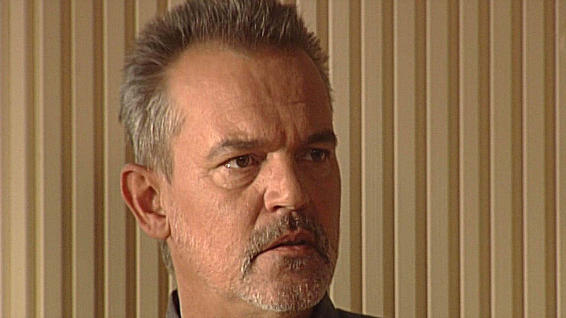 Daniel reagiert betroffen auf Elisabeths Krankheit