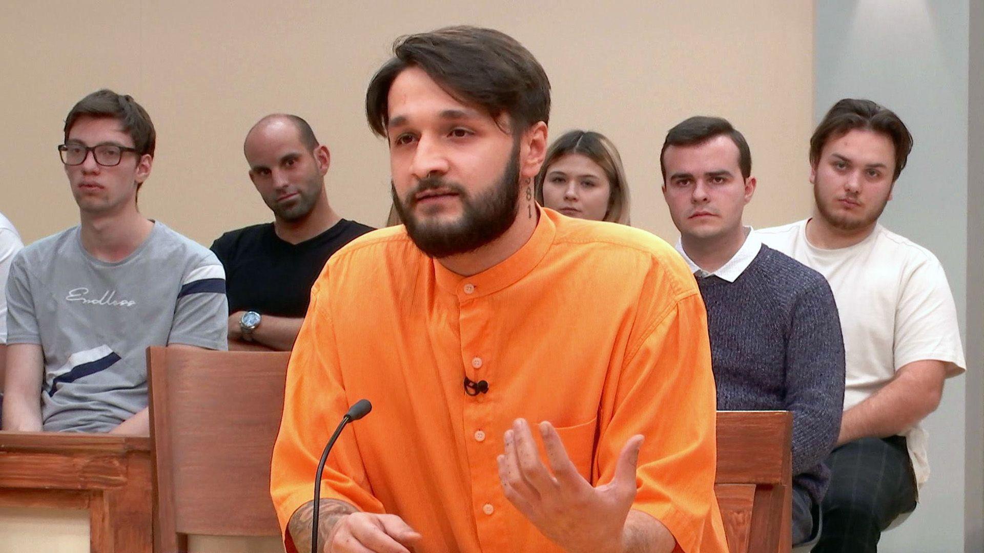 Trickbetrüger trifft auf die Falsche: Seniorin wehrt sich gegen angeblichen Musiklehrer