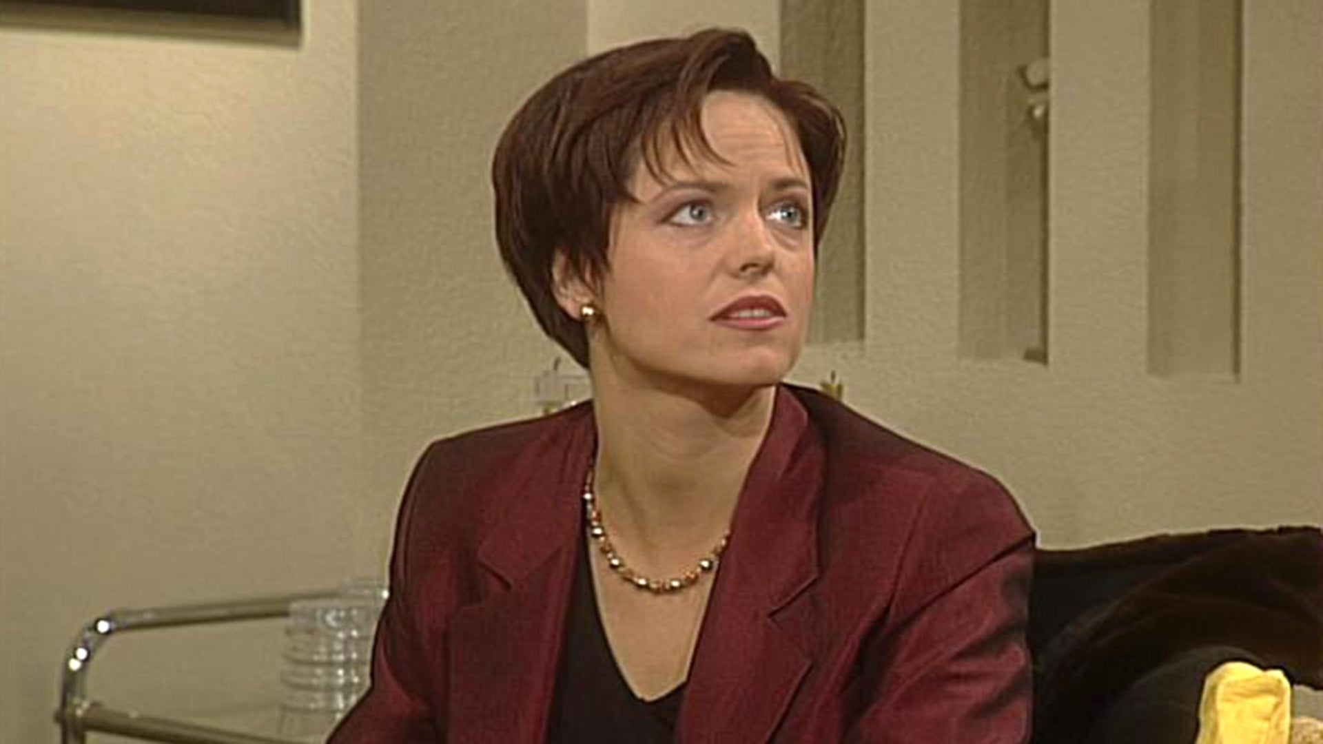 Katja bietet sich als Leihmutter für Barbara an