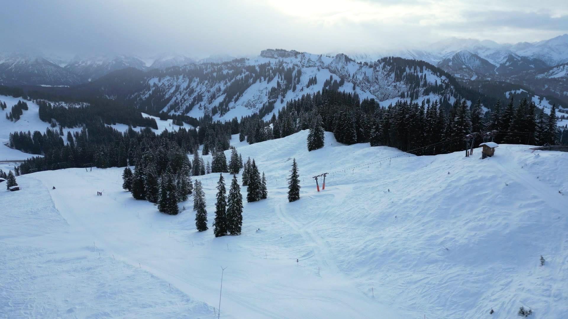 Thema u. a.: Bezahlbarer Winterurlaub in Zeiten der Energiekrise - Ist das möglich?
