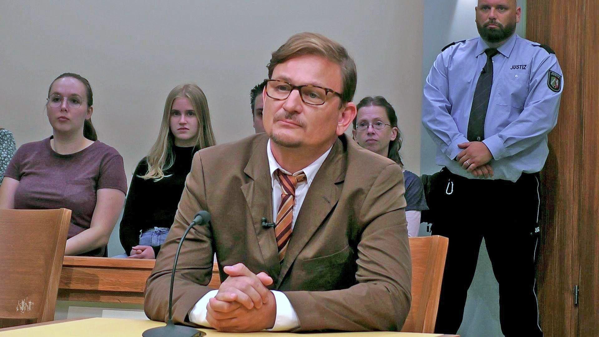 Hat Gerichtsvollzieher Opfer zum Sex gezwungen?