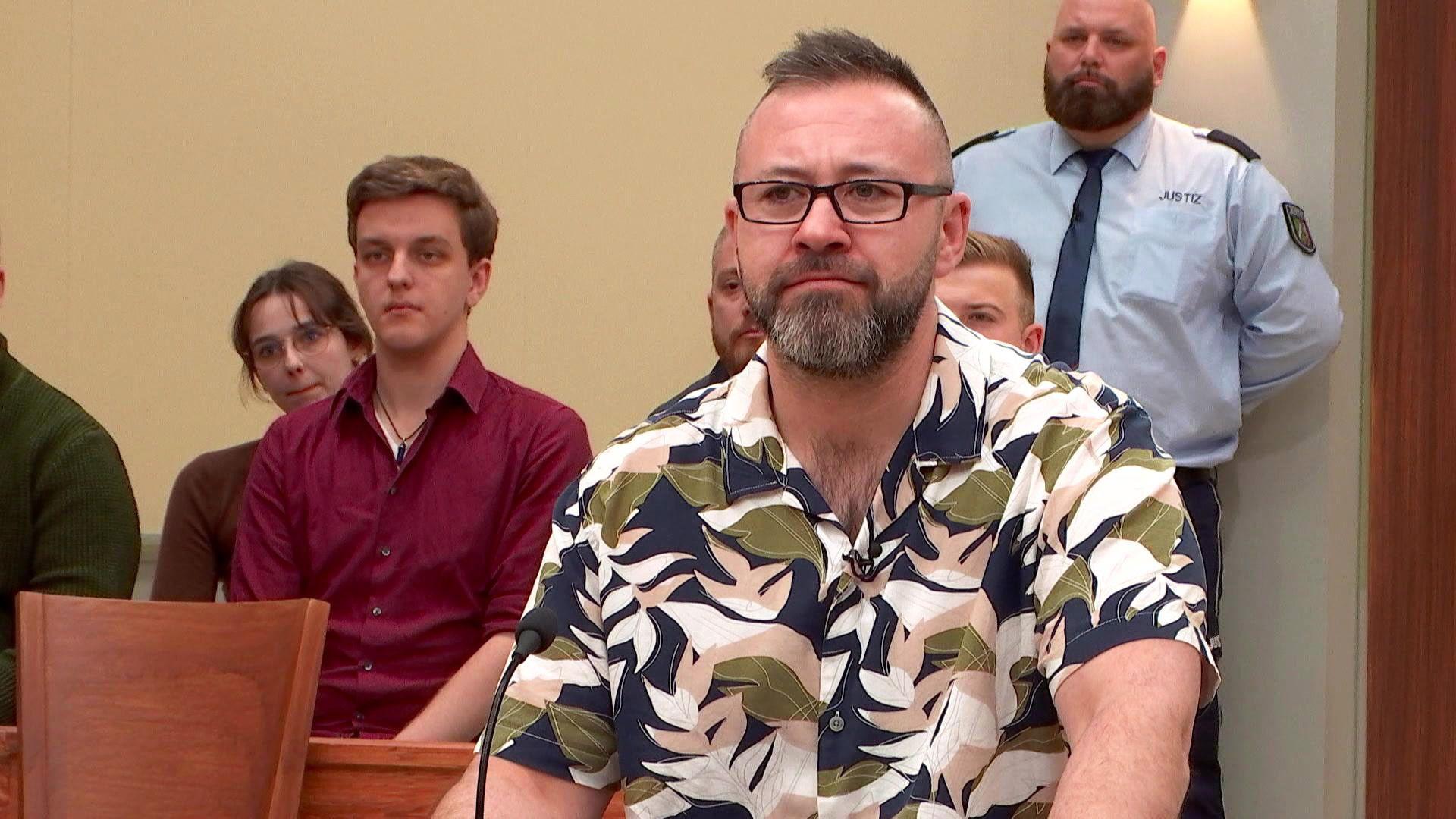 Überforderter Räuber trifft auf wehrhafte Kassiererin