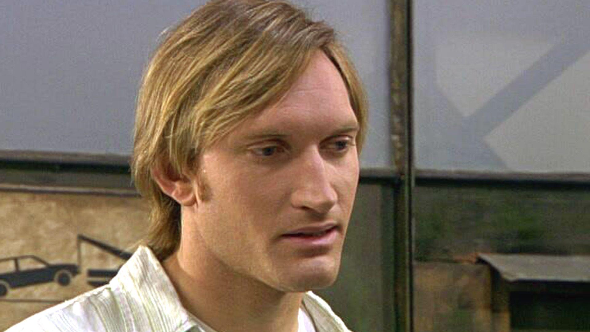 Vincent sagt eine Verabredung mit Verena ab