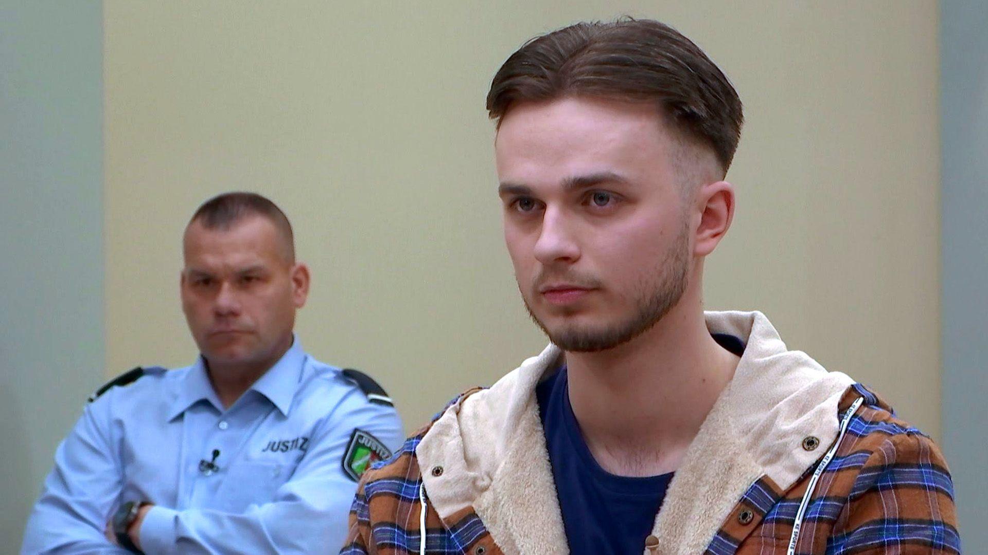 Kfz-Azubi soll Freundin mit Baseballschläger am Knie verletzt haben
