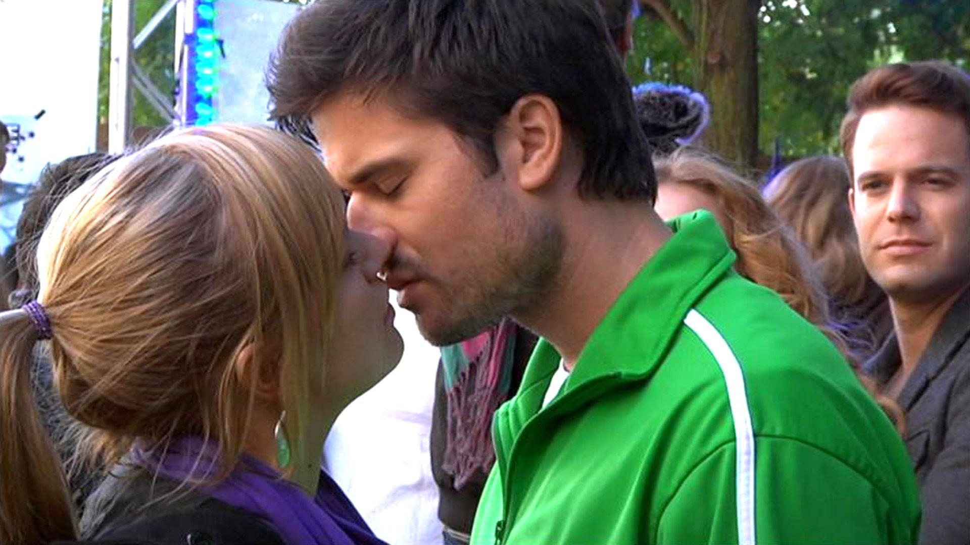 Anna und Paco genießen ihr Liebesglück